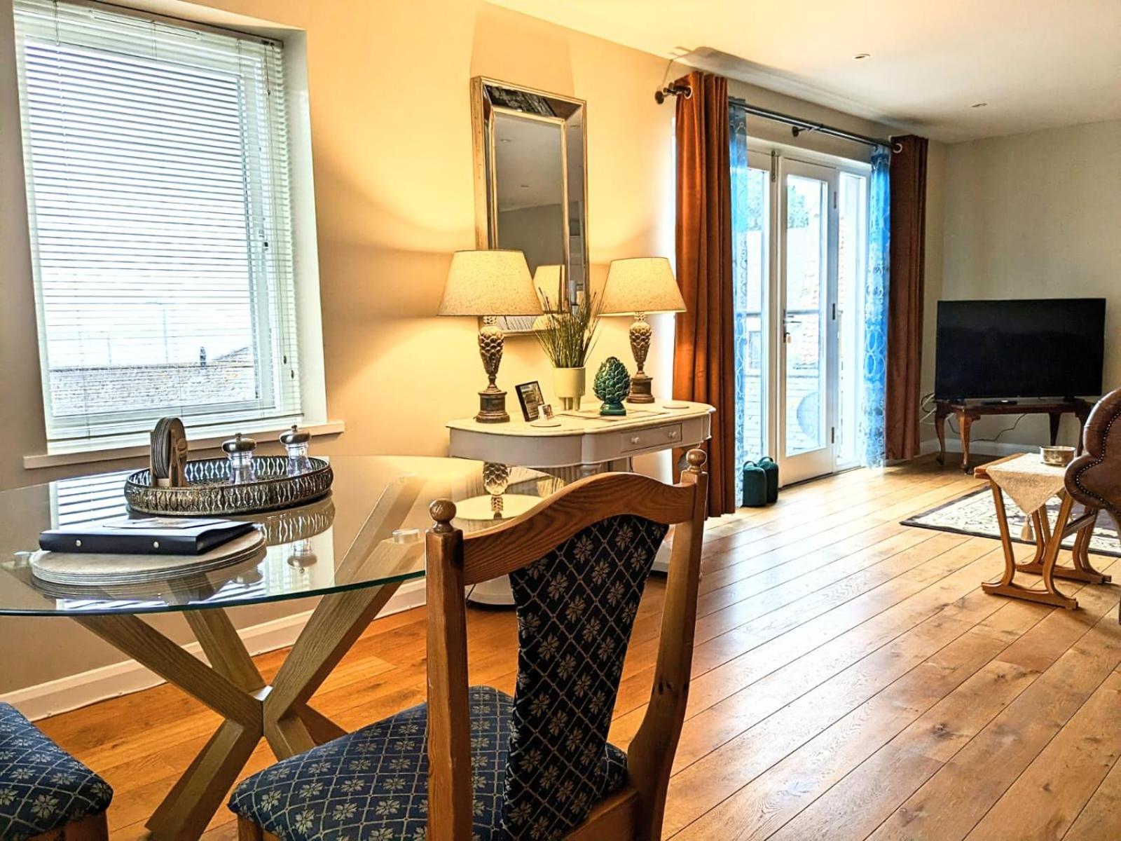 18 Mill Wharf Apartment