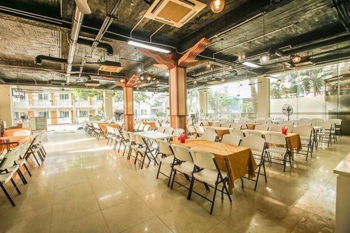 Food & Beverage