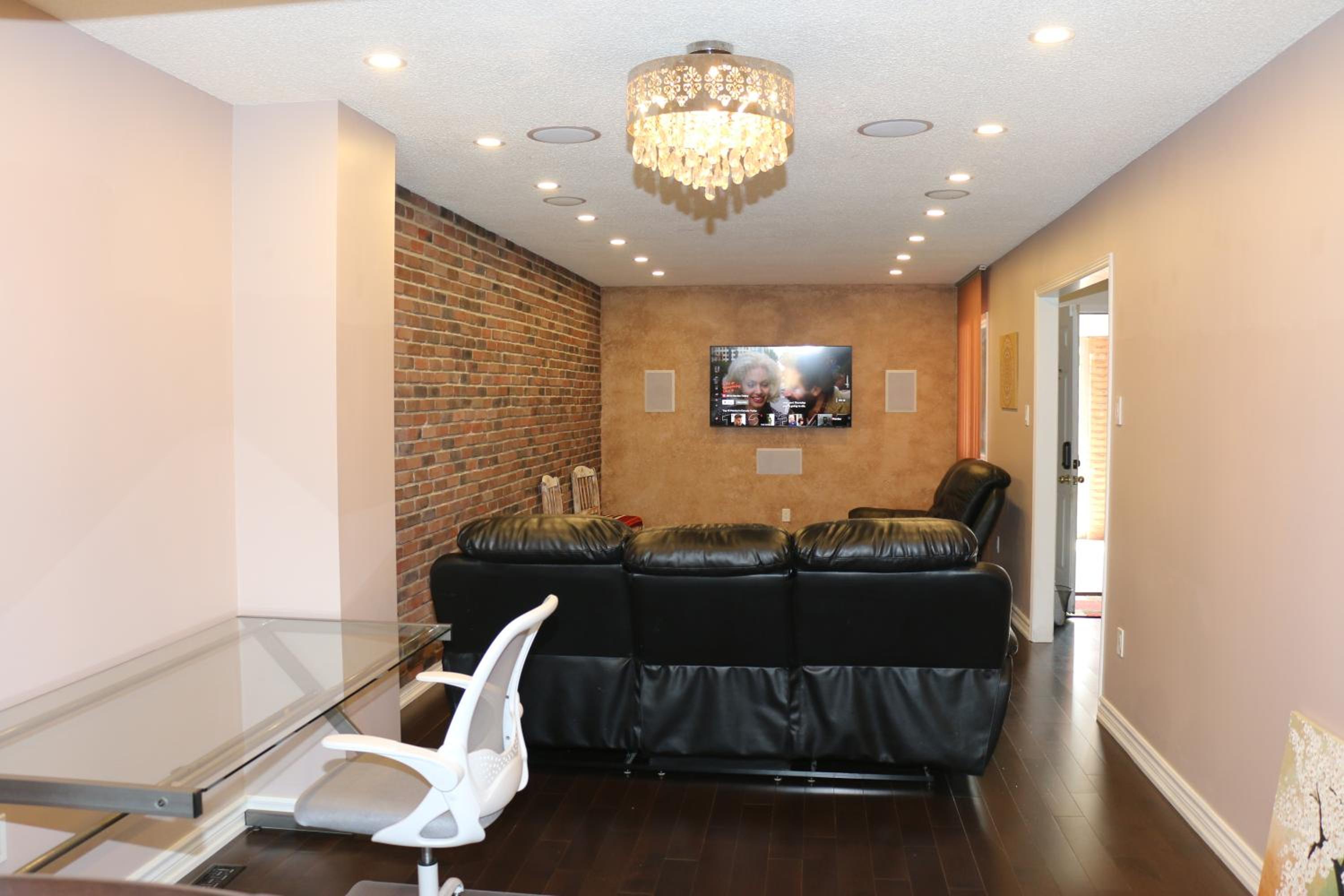 Quiet and Contemporary Home