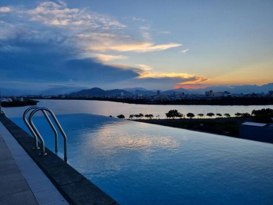 PENTHOUSE private ROOFTOP POOL: 3BRs, bar, terrace view 5