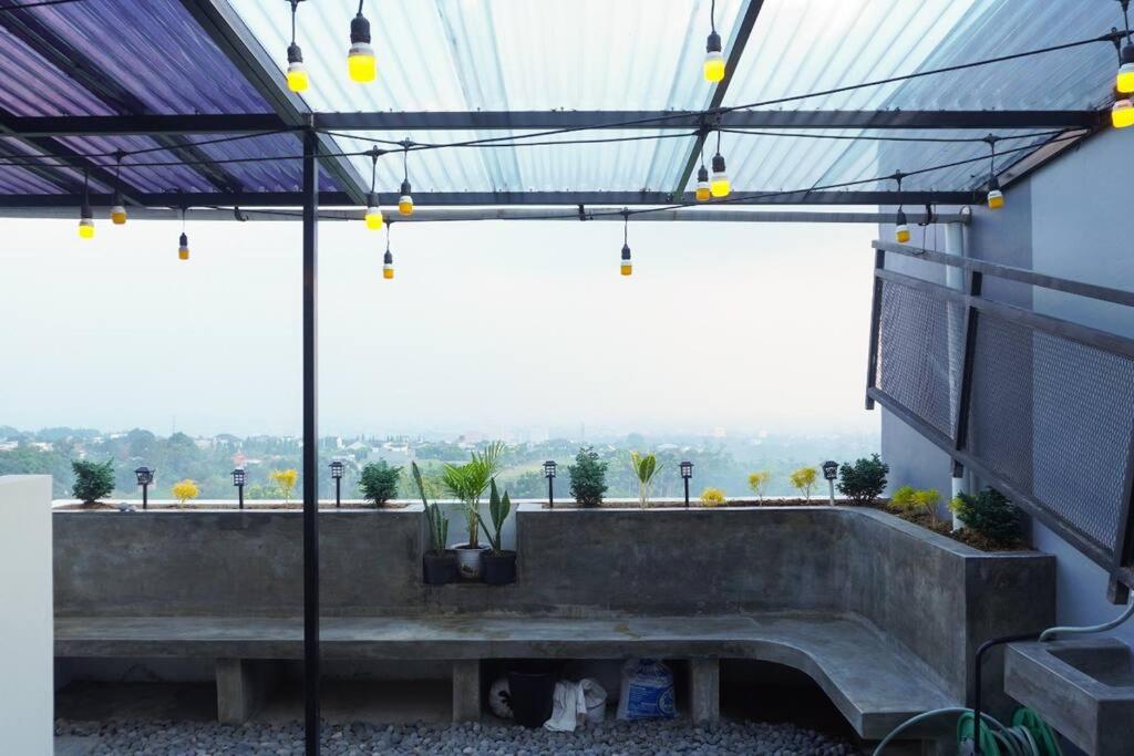 Cozy Haven with Jacuzzi, Rooftop