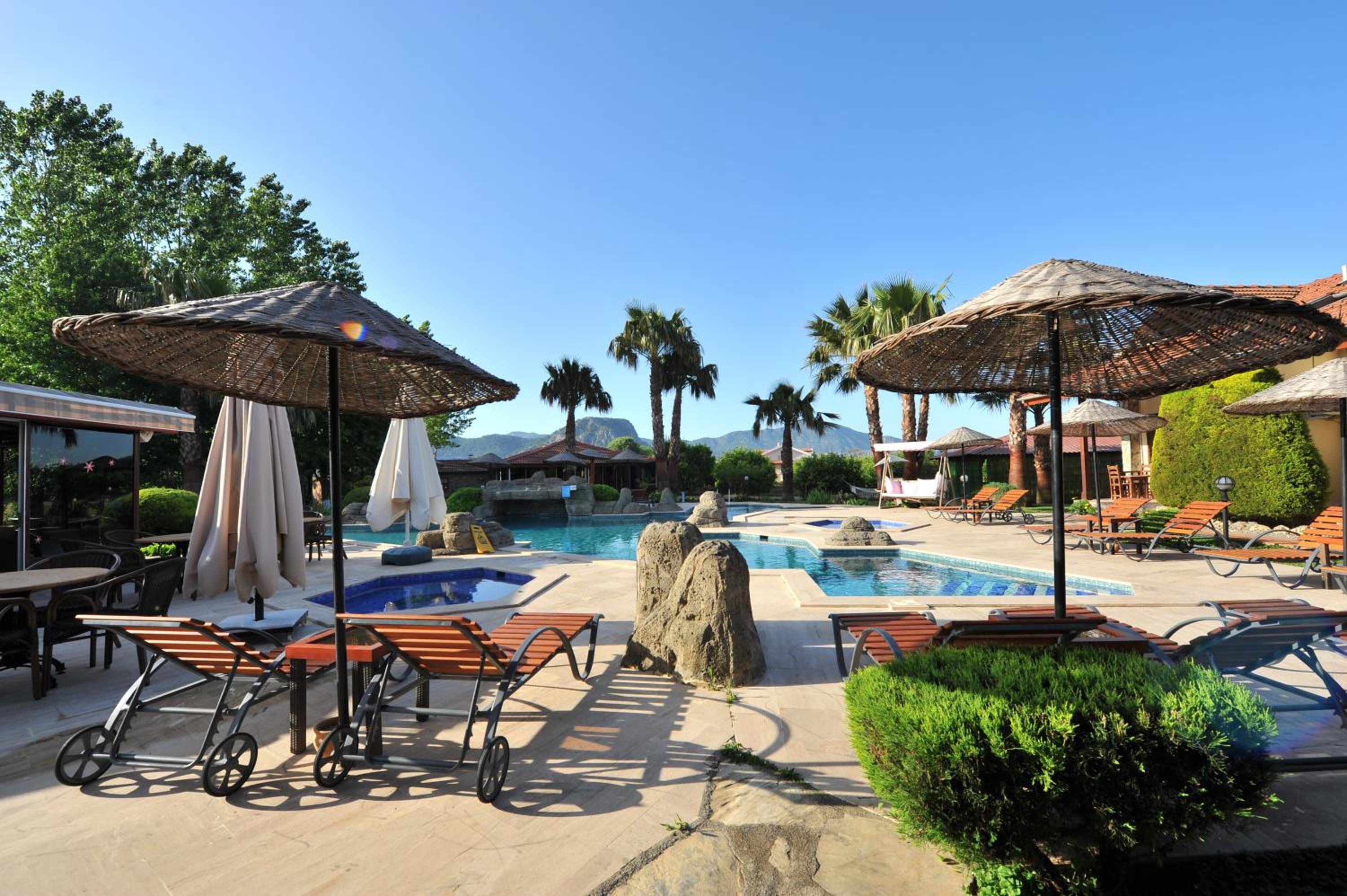 Grenadine Lodge