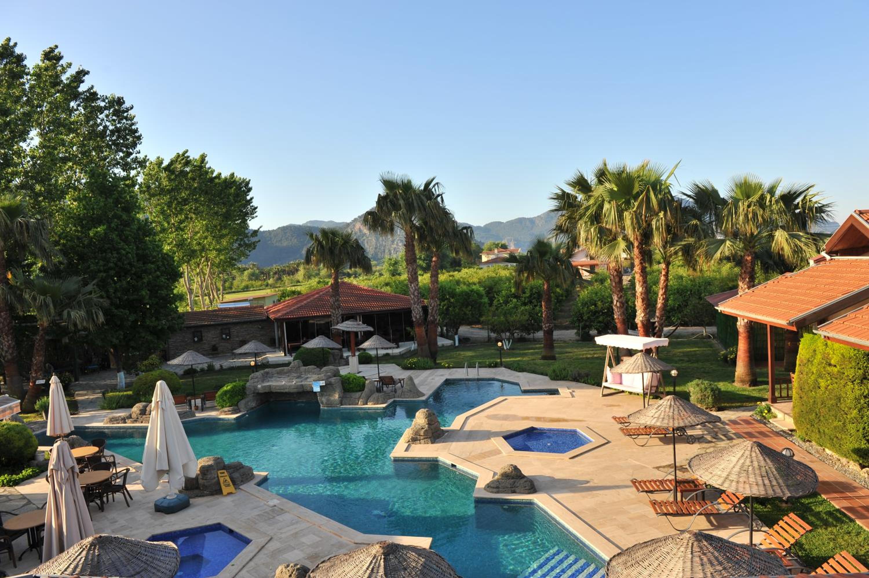 Grenadine Lodge