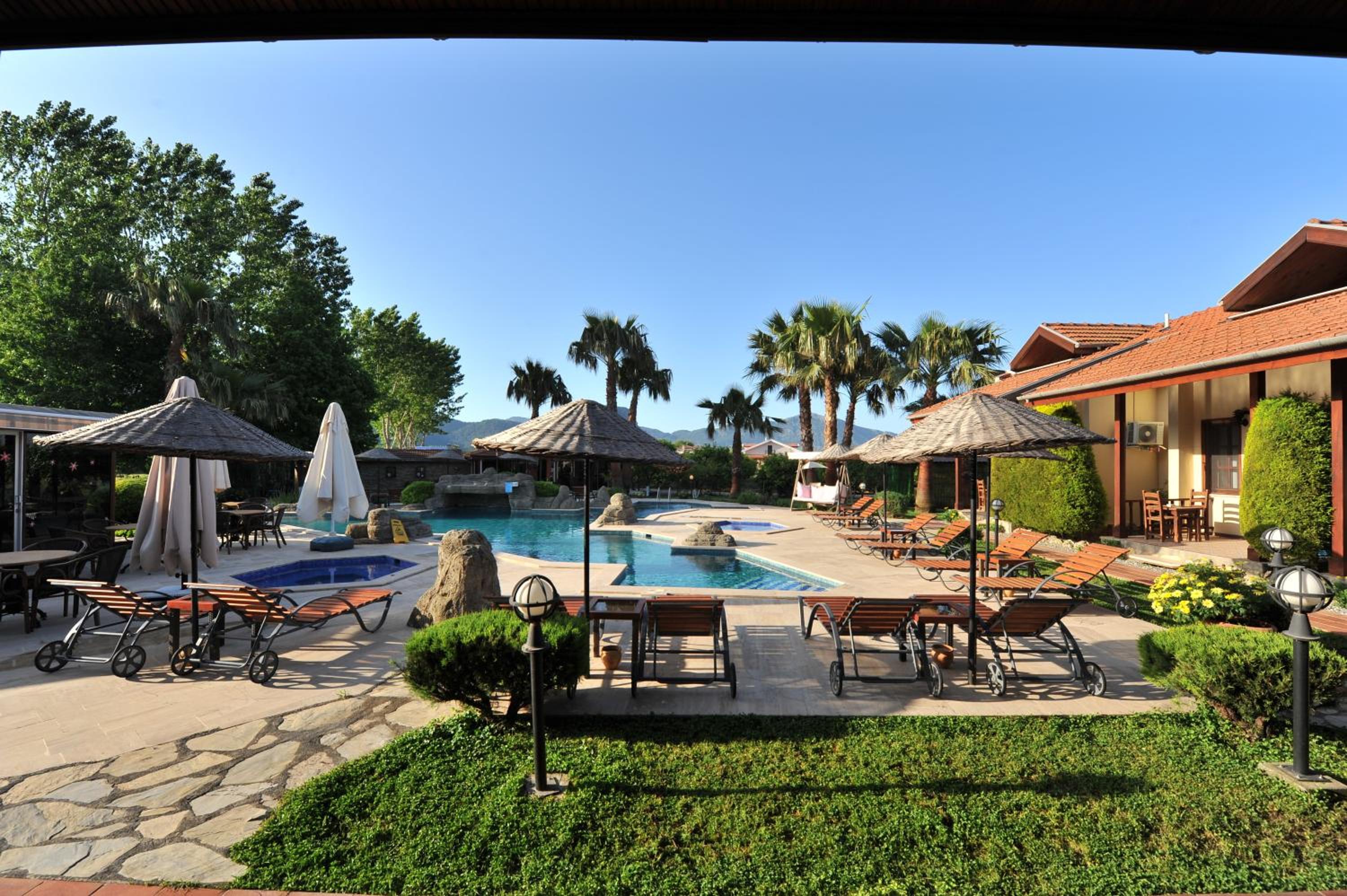 Grenadine Lodge