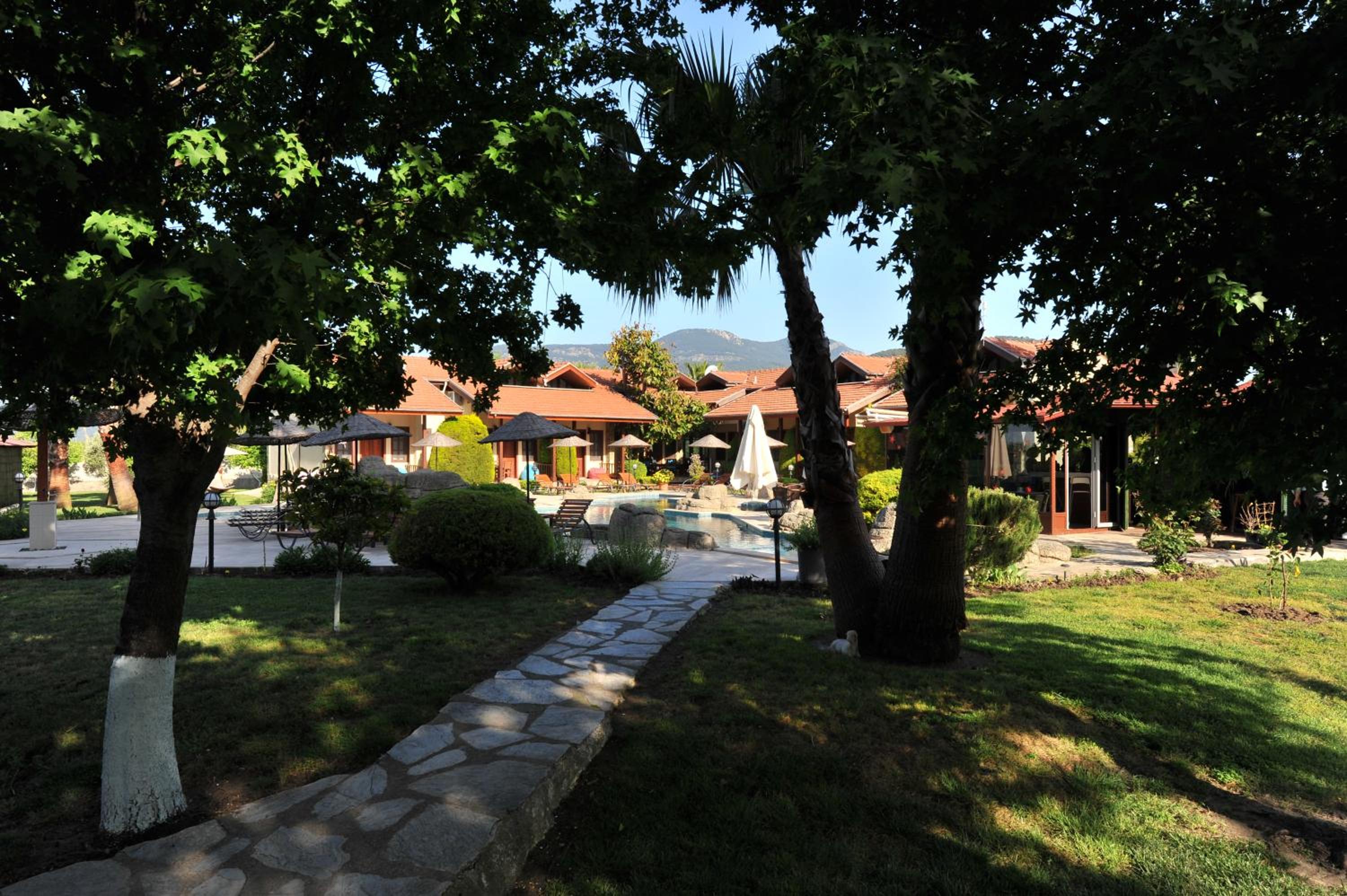 Grenadine Lodge