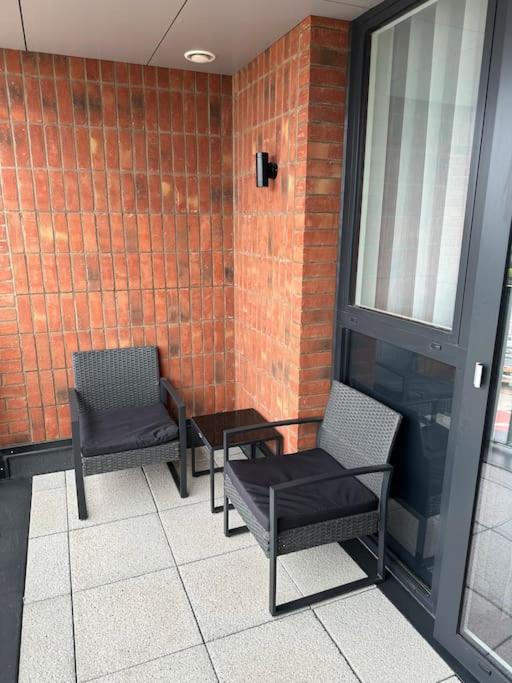 Stunning one-bedroom apartment- Next to tube station- Sleeps 3