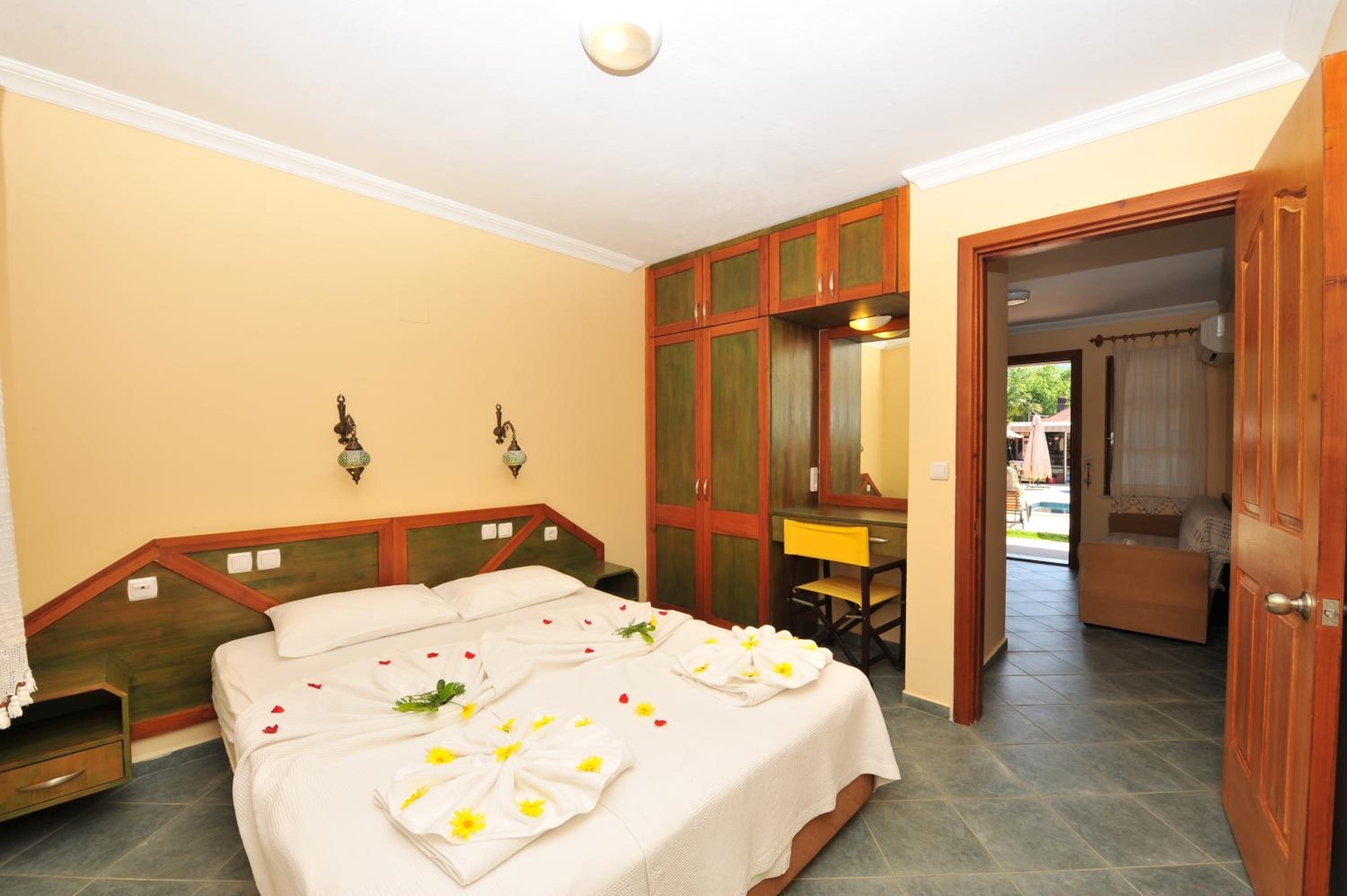 Grenadine Lodge