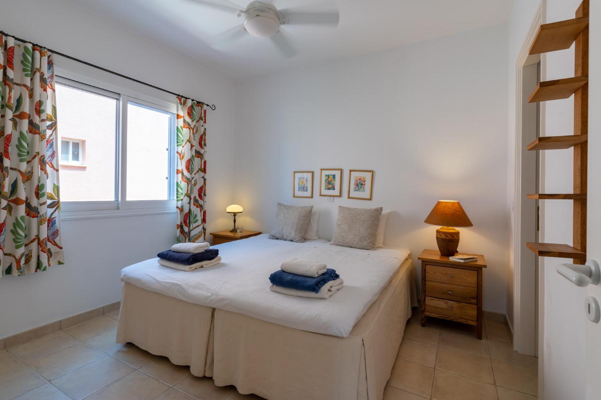 Tropical Paradise in Harbour Paphos, Central & Close to Beach
