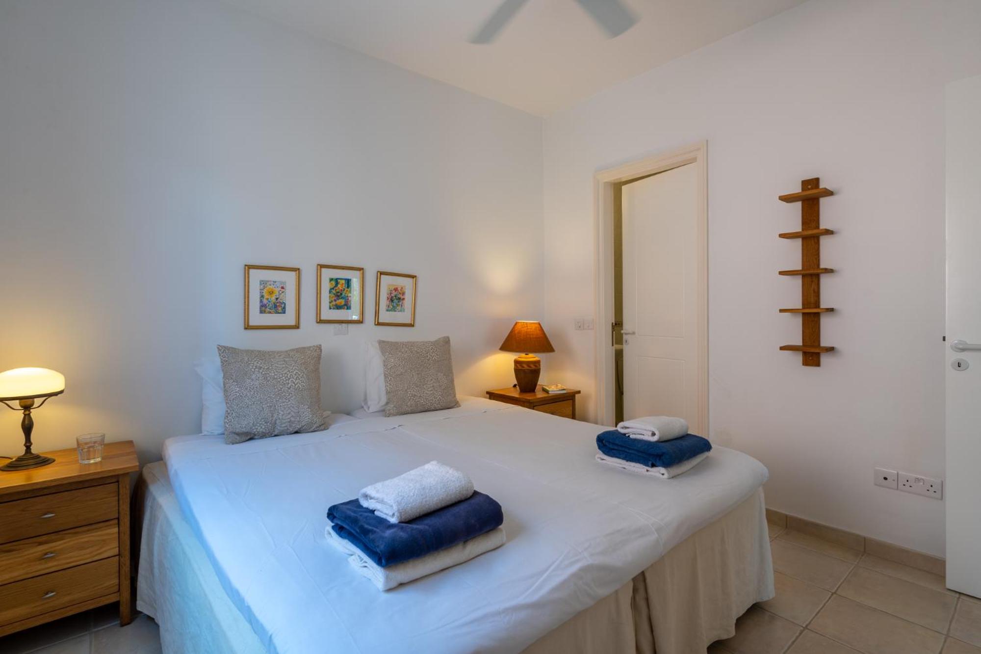 Tropical Paradise in Harbour Paphos, Central & Close to Beach