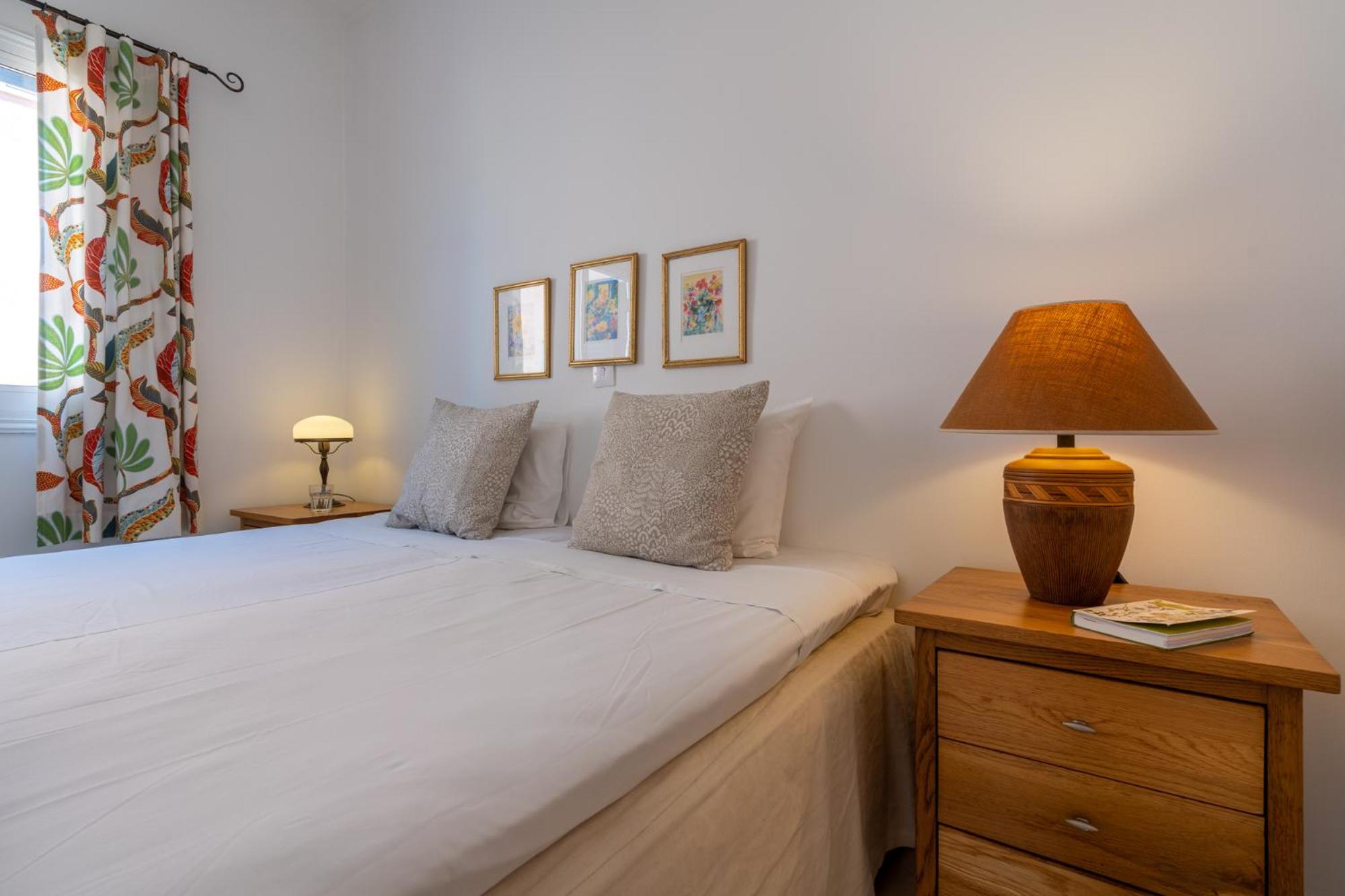 Tropical Paradise in Harbour Paphos, Central & Close to Beach