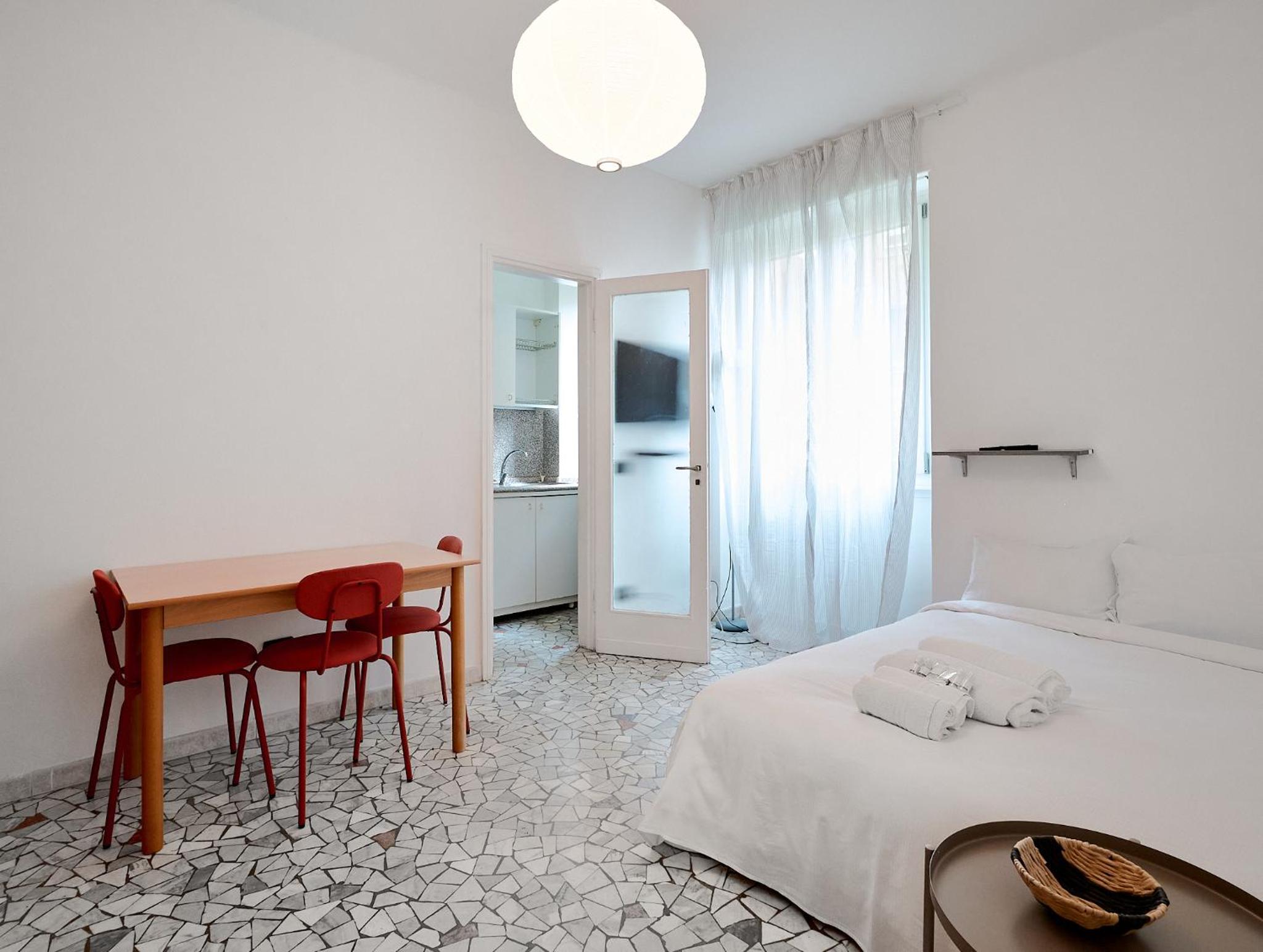 Xenia Apartments - Stylish Navigli Studio Apartment