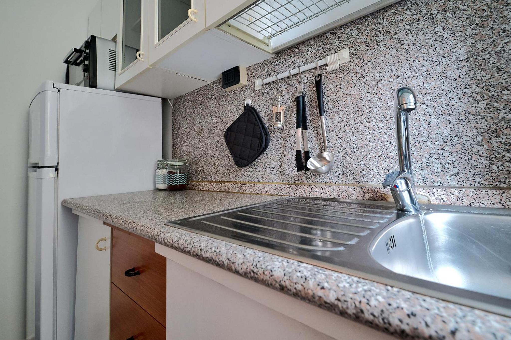 Xenia Apartments - Stylish Navigli Studio Apartment