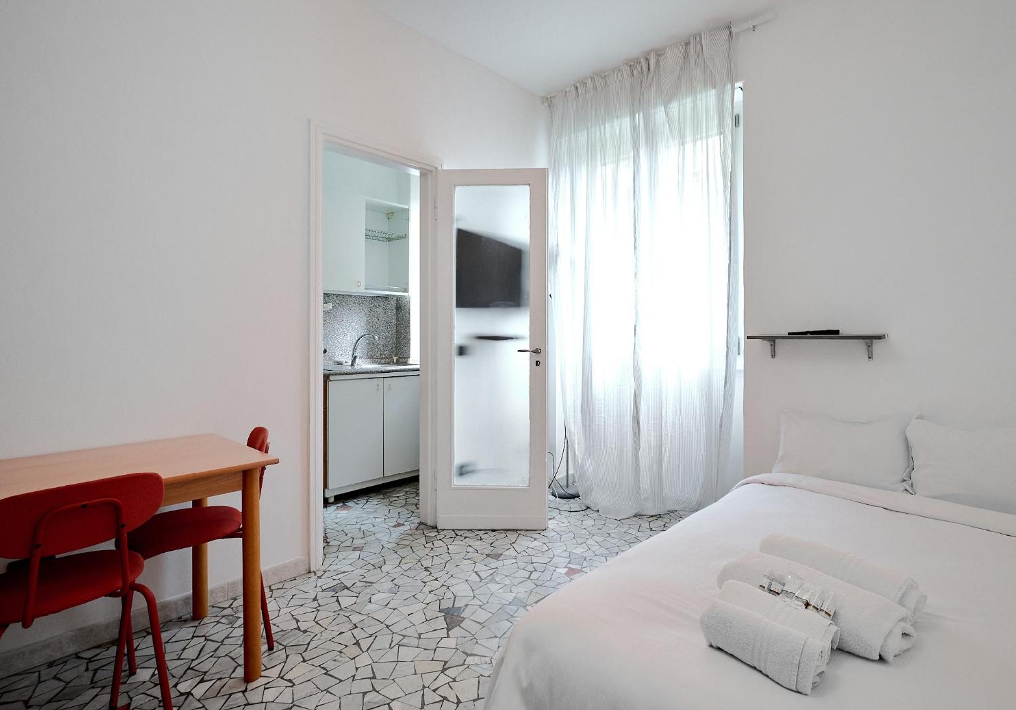Xenia Apartments - Stylish Navigli Studio Apartment