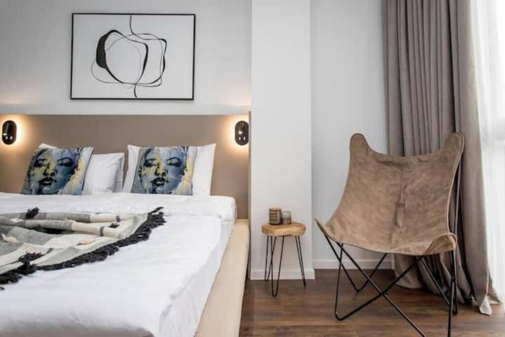 New & Stylish 1 bedroom apartment near Fabrika