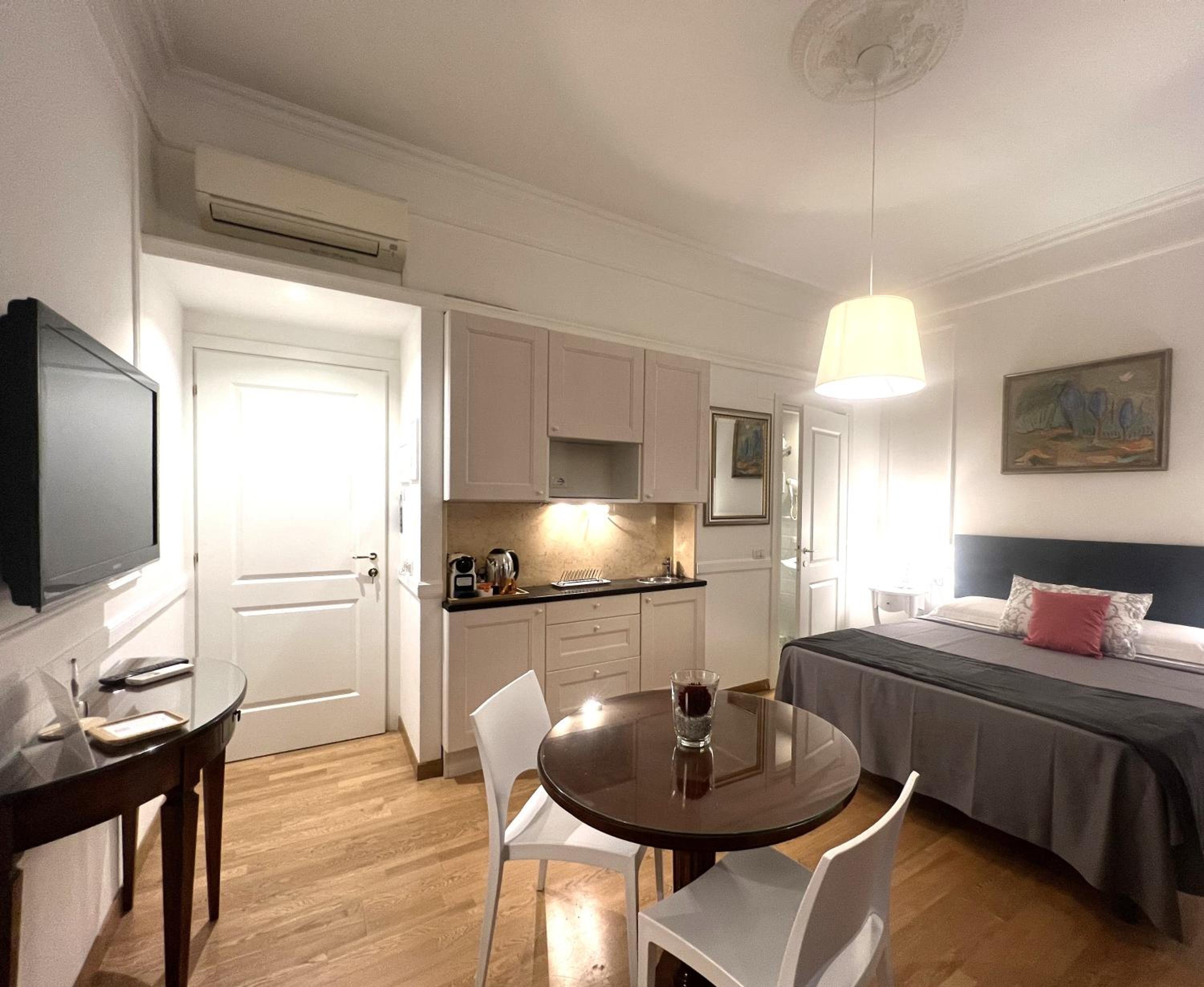 INTERNO ROMA en Rome — hotel room