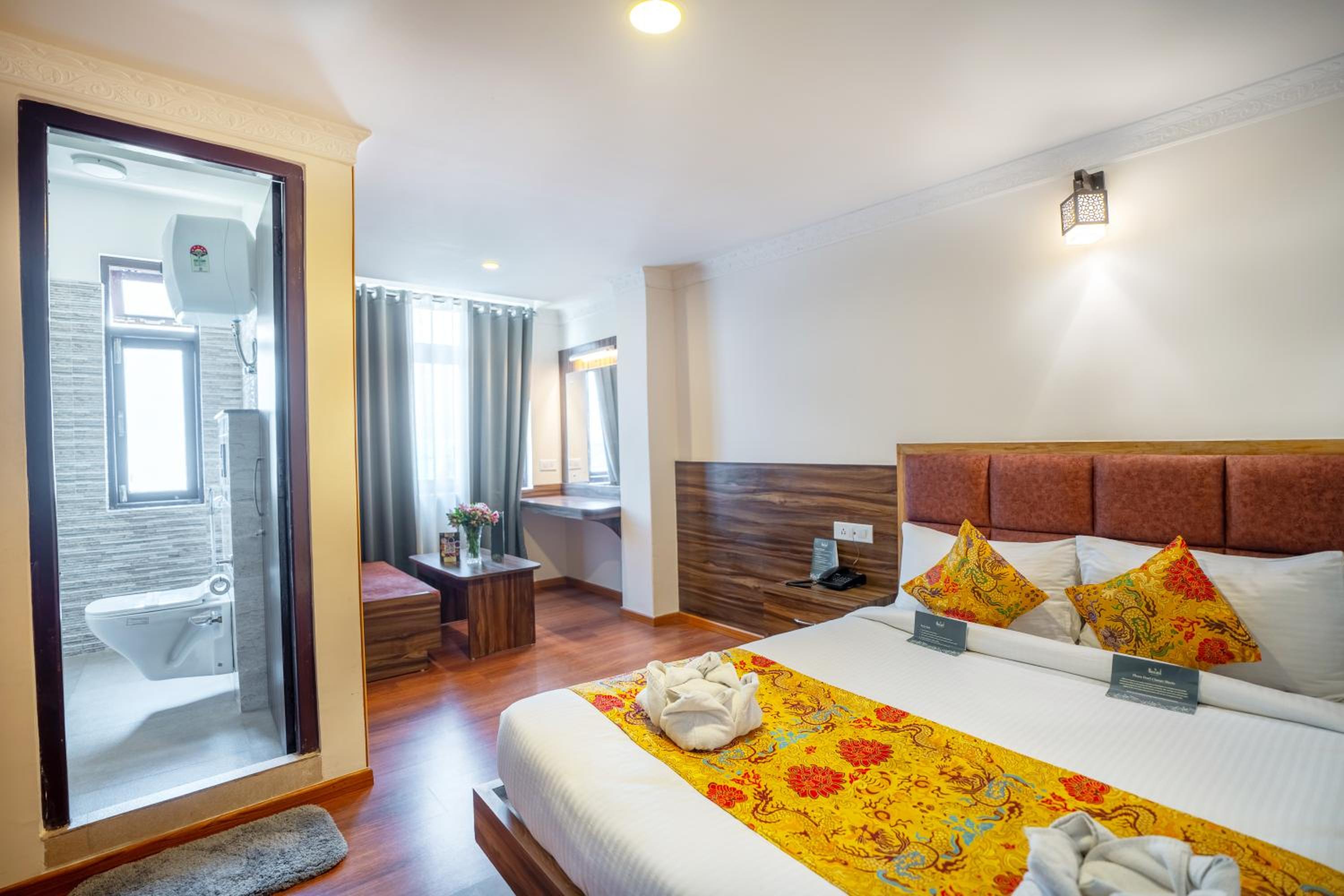 Muscatel Central Hotel - Dzeemkhang view 4