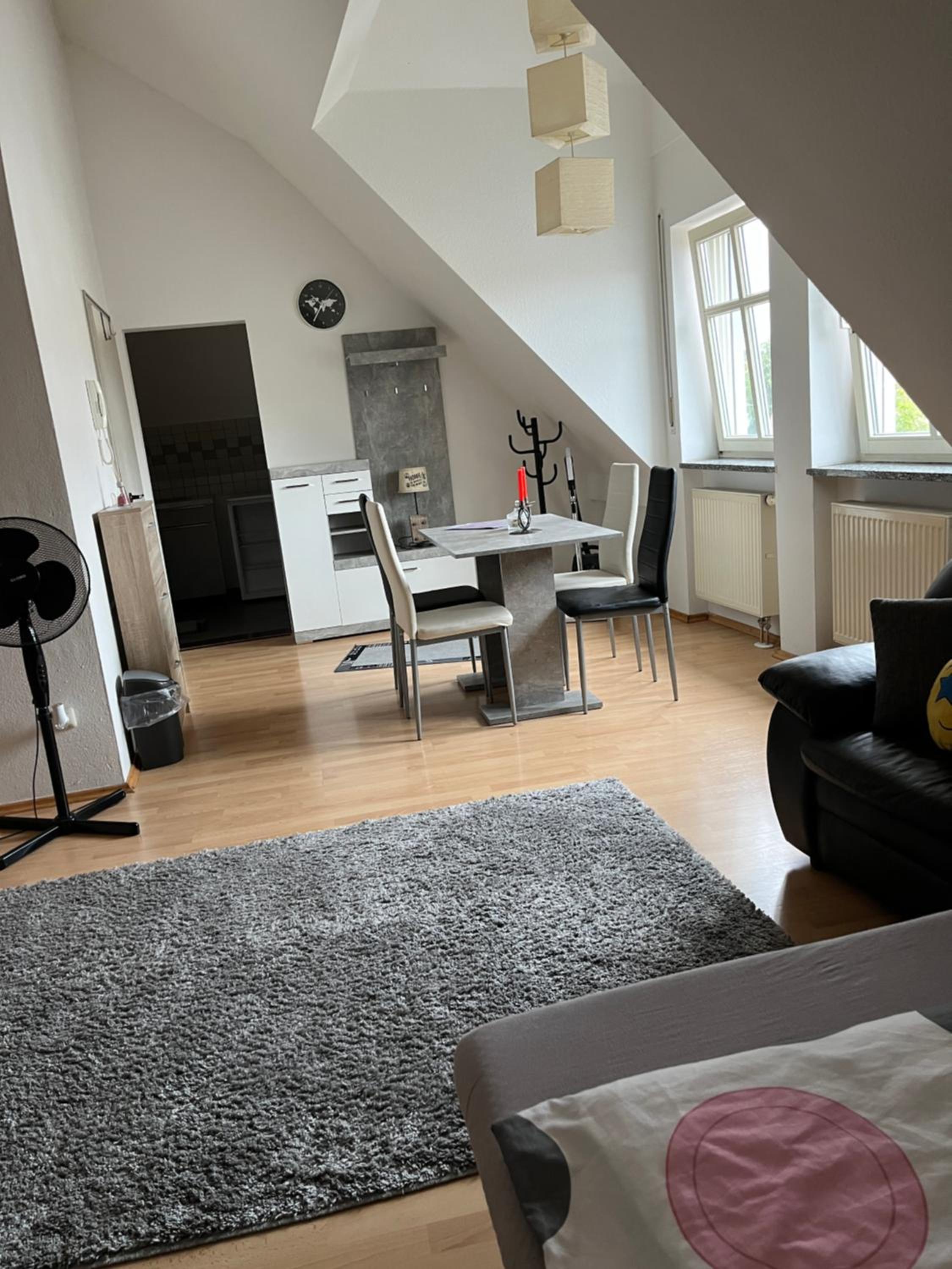 Zimmer zum vermieten direkt an der Donau und am Schloss
