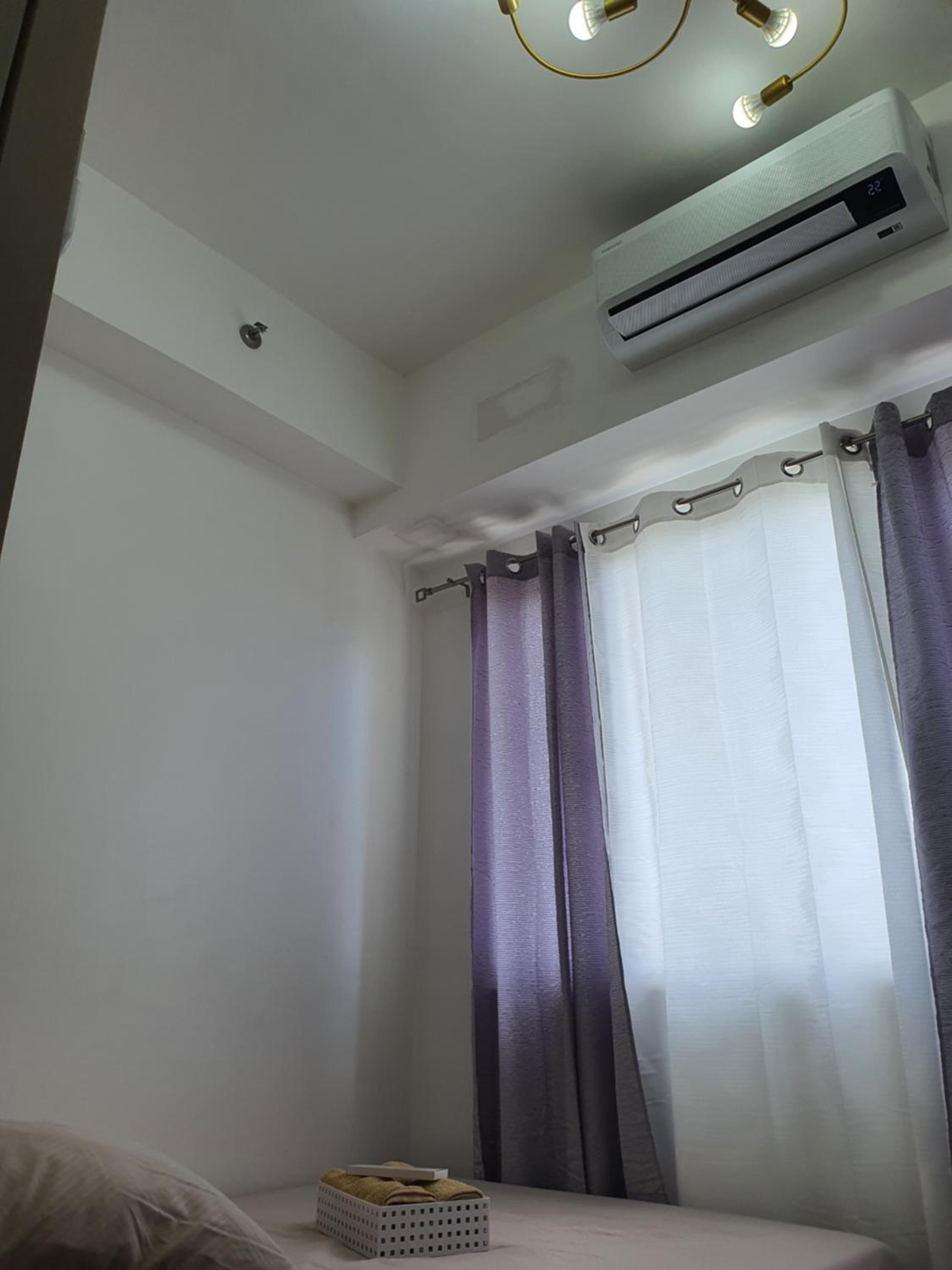 Stylish 1BR Condo @ SM Southmall view 3
