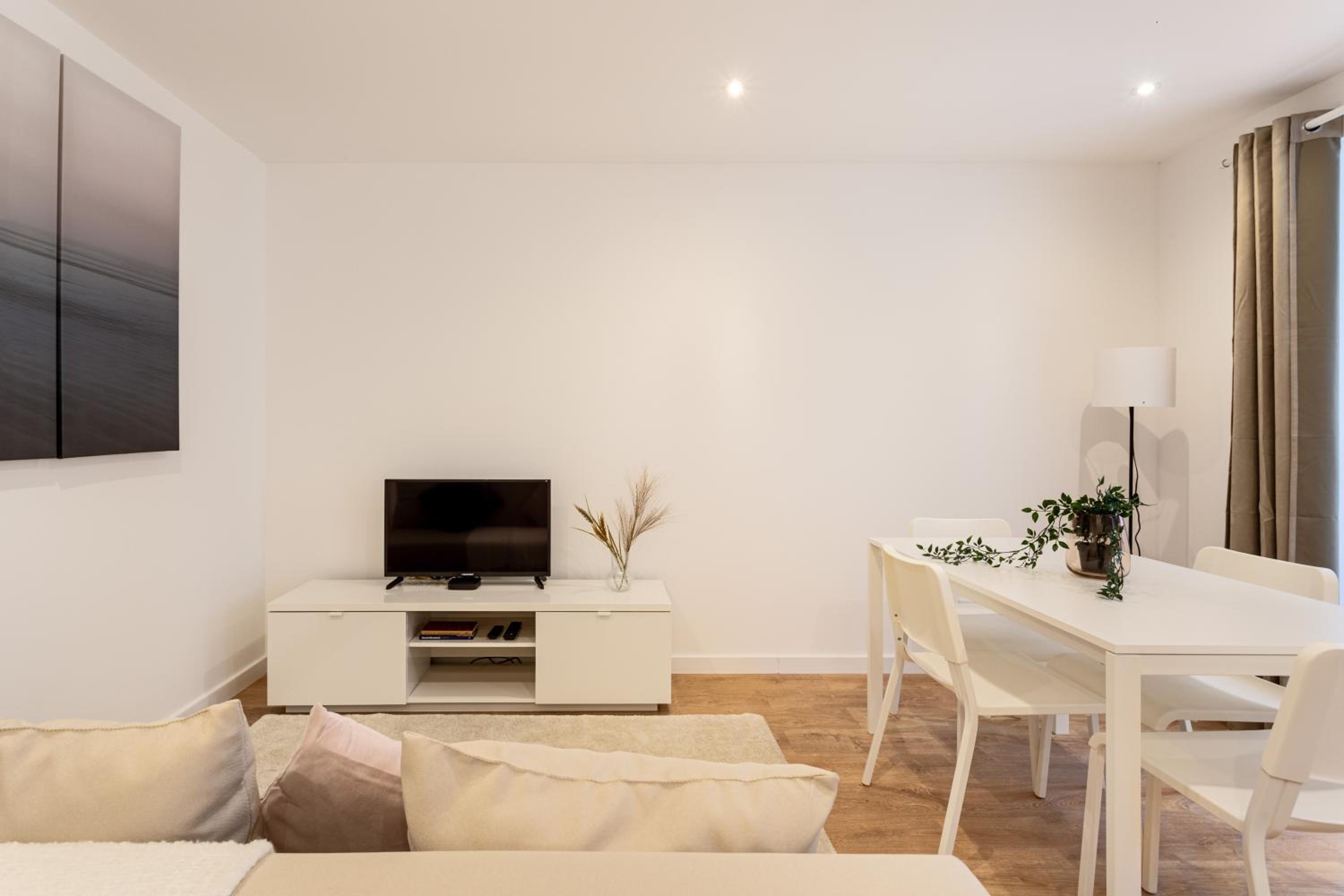 GuestReady - Amazing flat near Praca Dom Pedro IV view 5