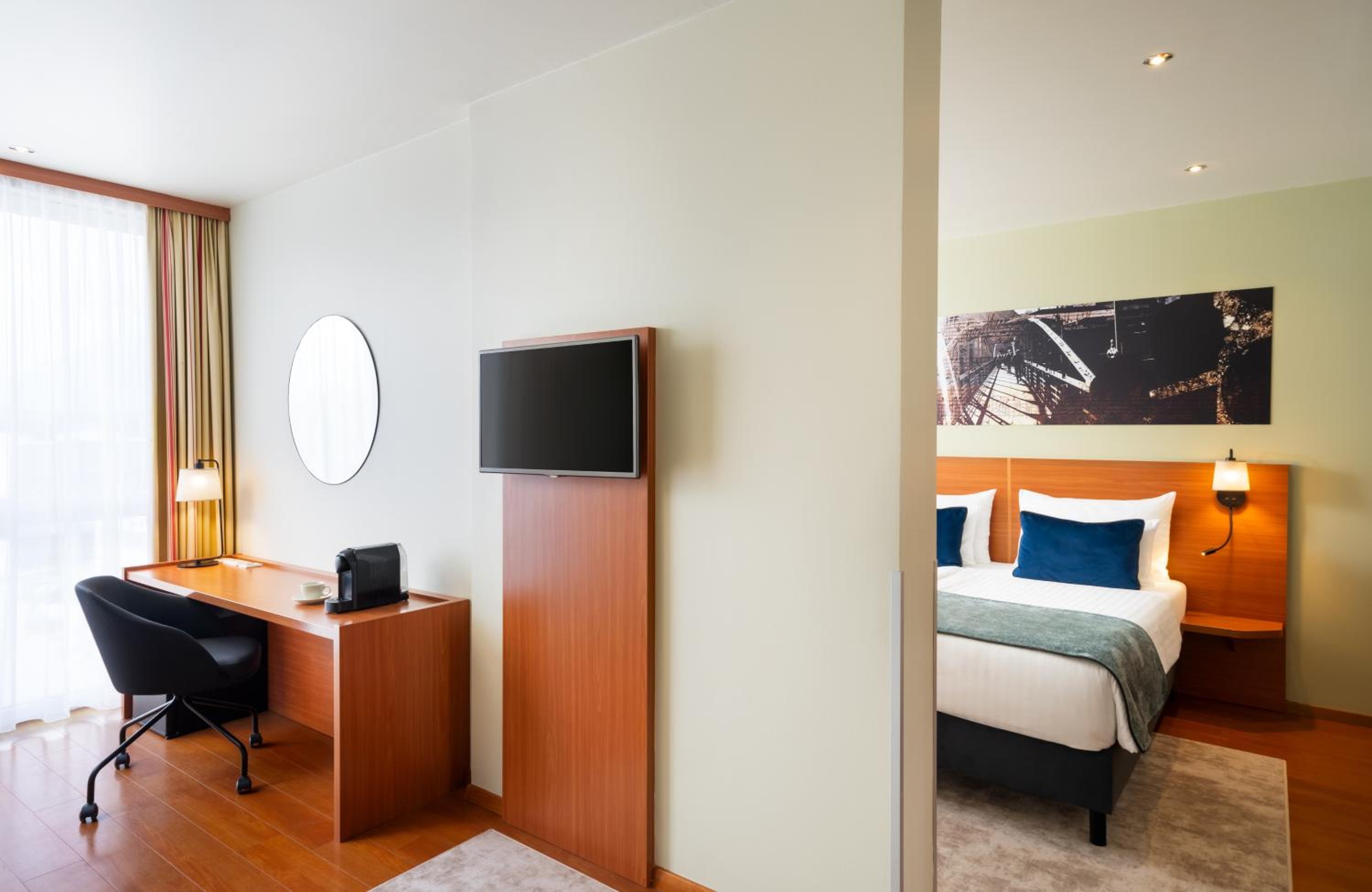 Salzburg Vacations - Leonardo Hotel Salzburg Airport - Property Image 2
