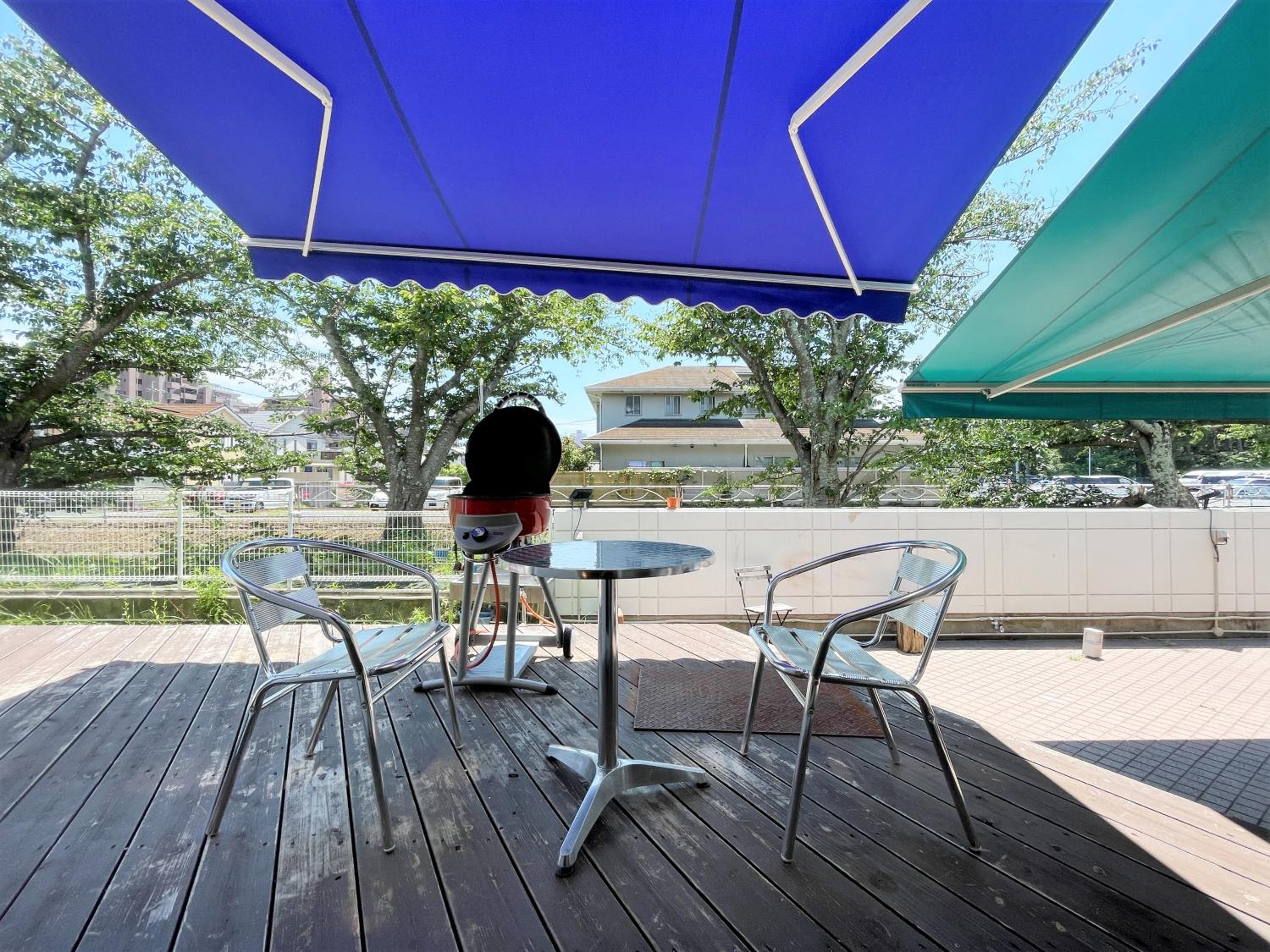 365BASE outdoor hostel