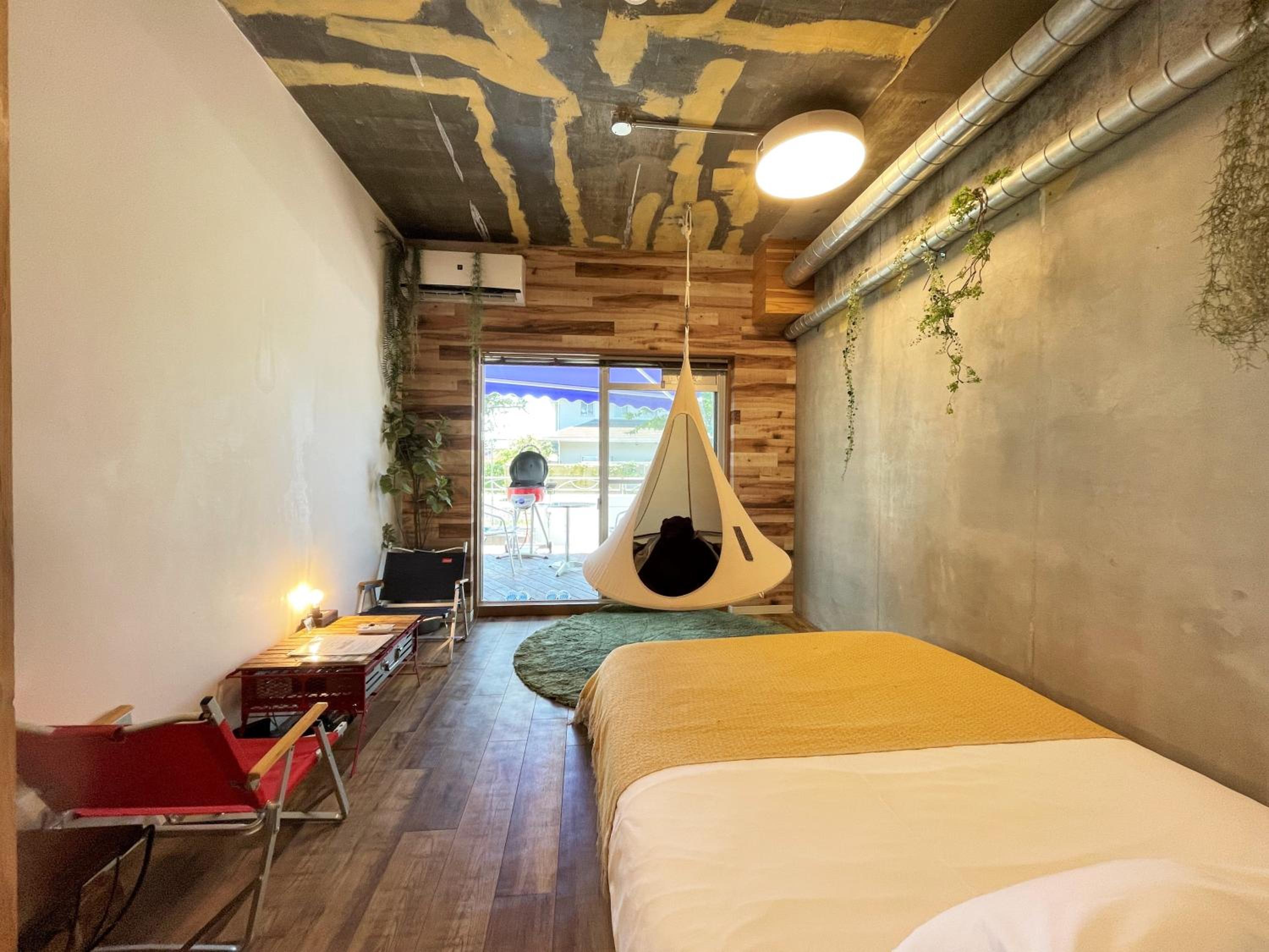 365BASE outdoor hostel