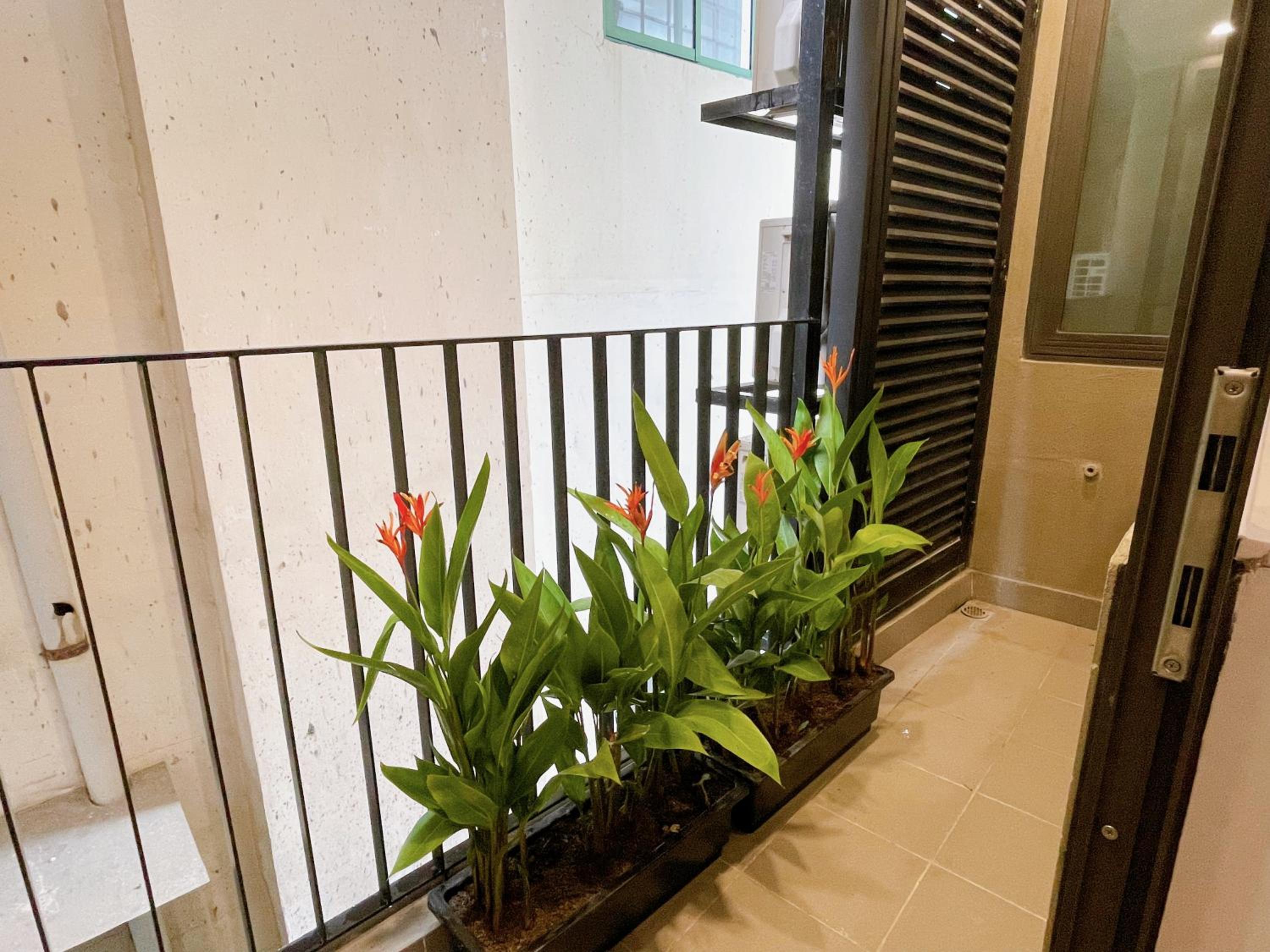 High-ser Apartment -2BR - NiceView - Parking - Spacious - In center