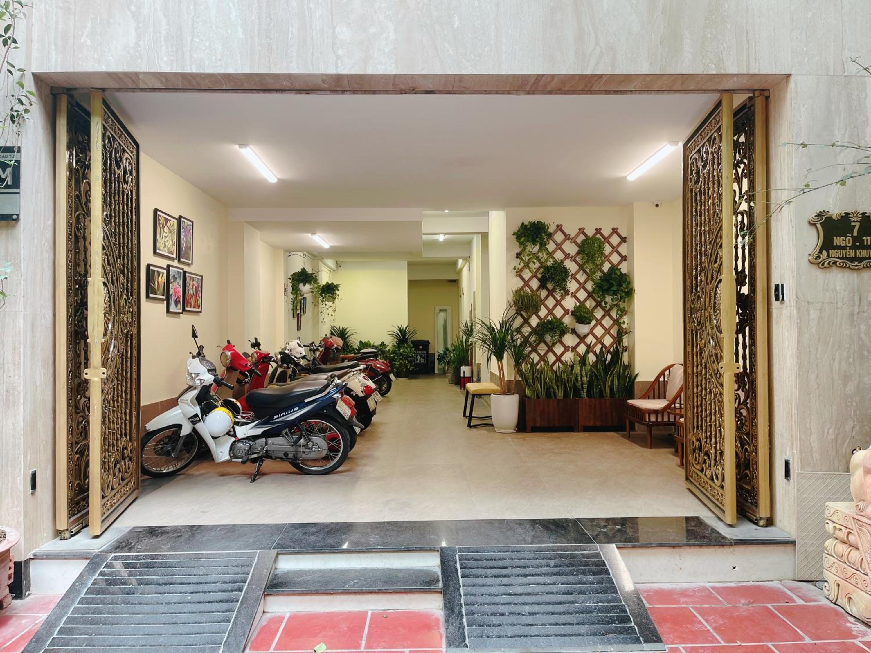 High-ser Apartment -2BR - NiceView - Parking - Spacious - In center