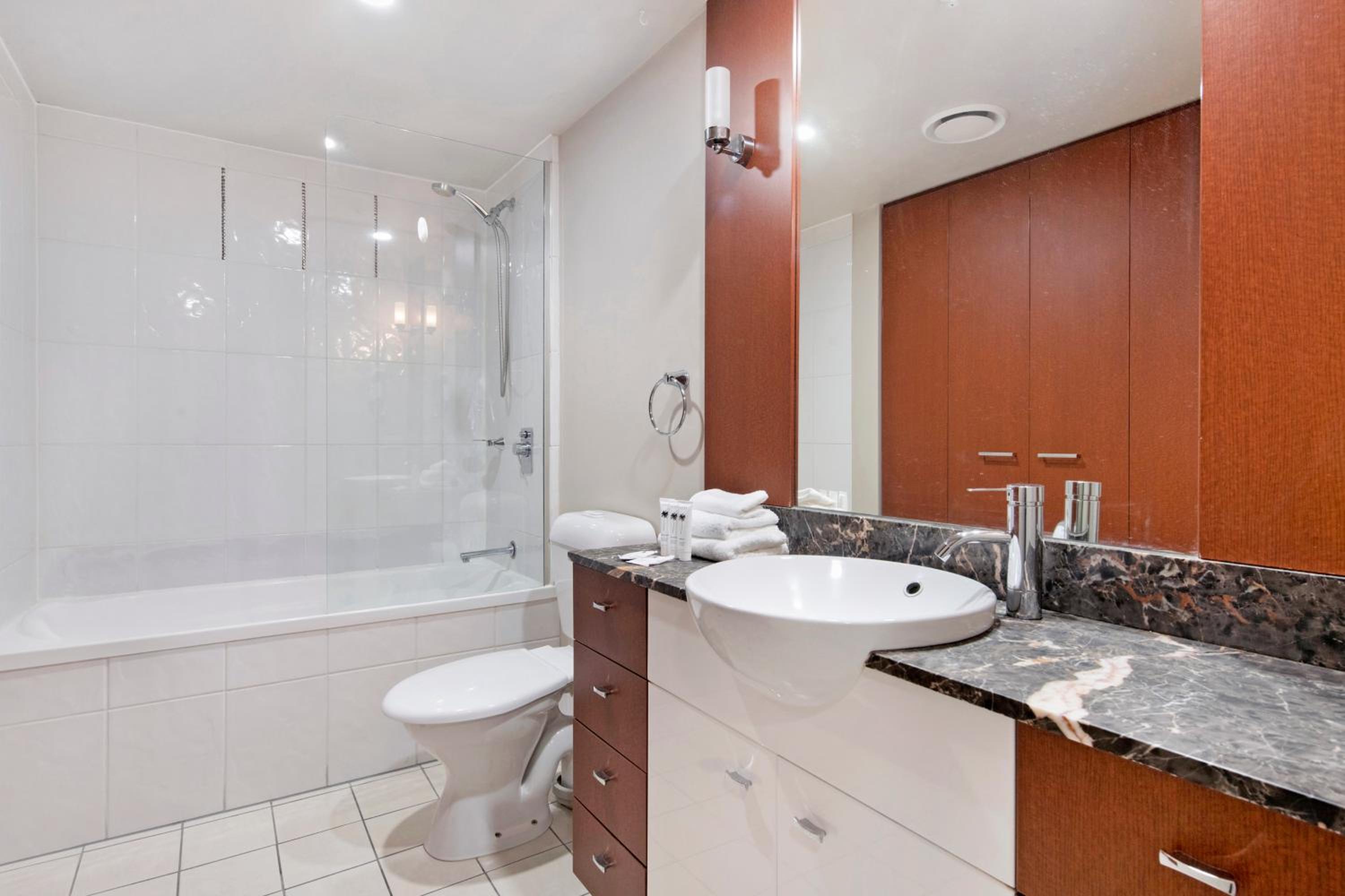 Chevron Renaissance Apartments - Hosted by Wow Stay