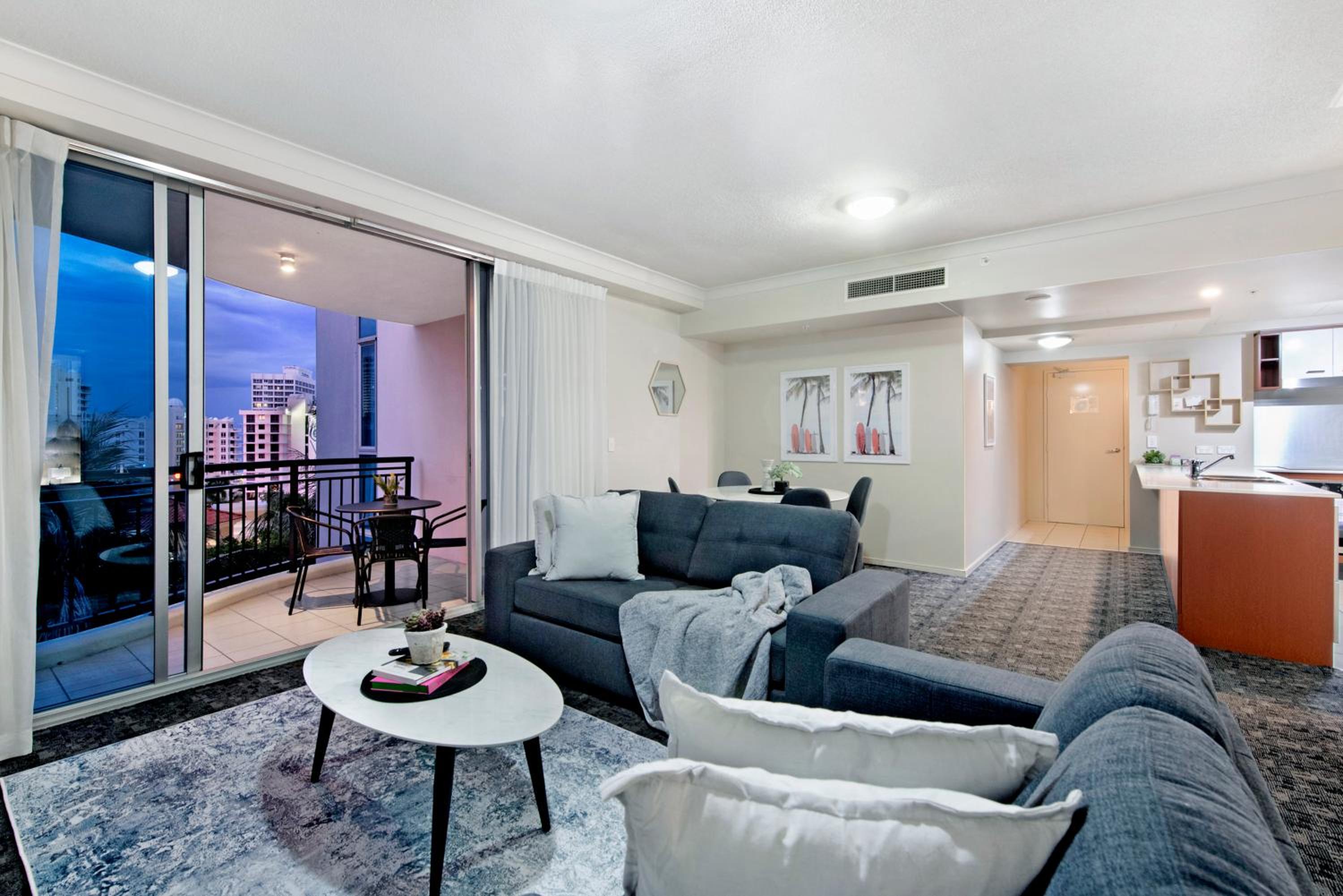 Chevron Renaissance Apartments - Hosted by Wow Stay