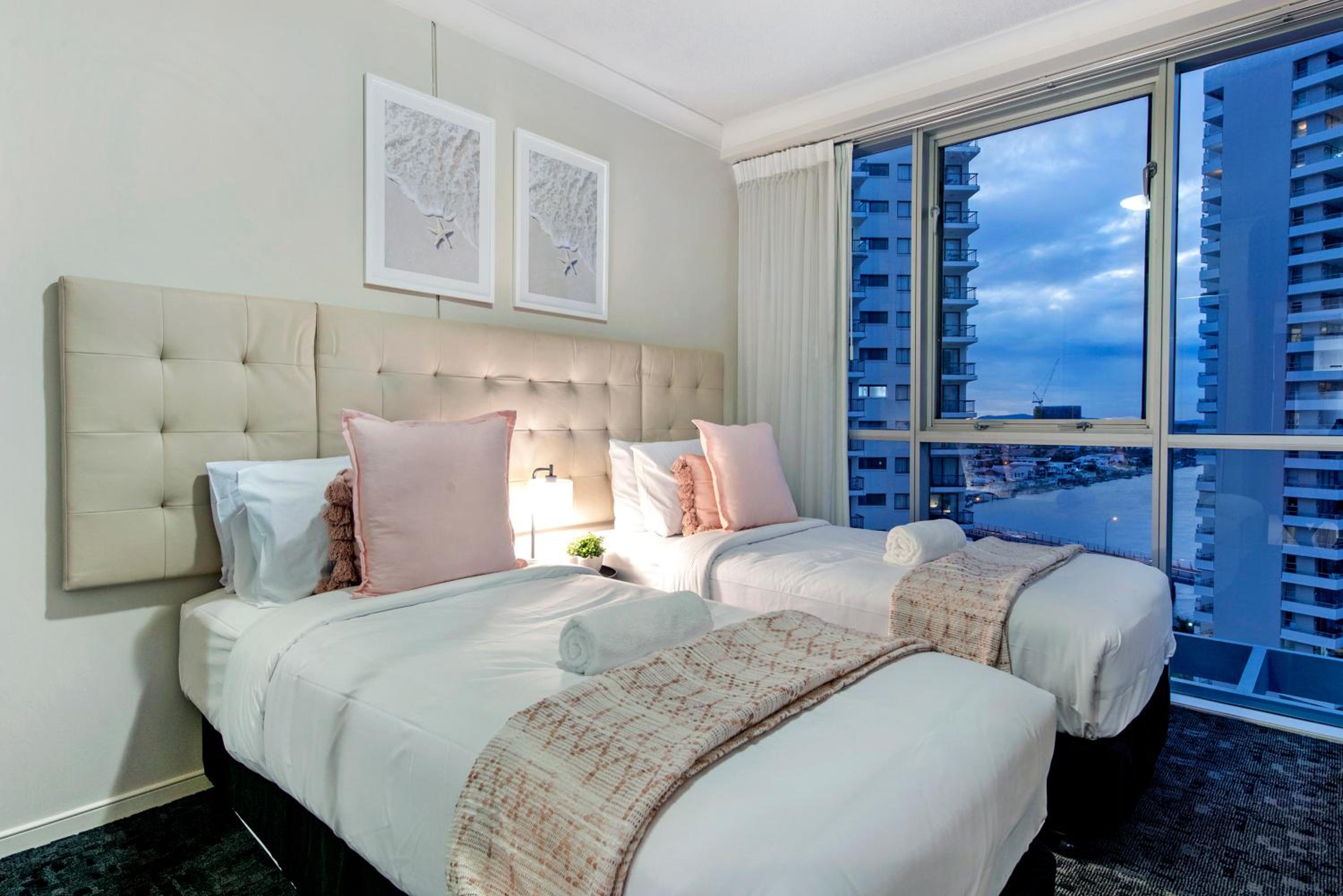 Chevron Renaissance Apartments - Hosted by Wow Stay