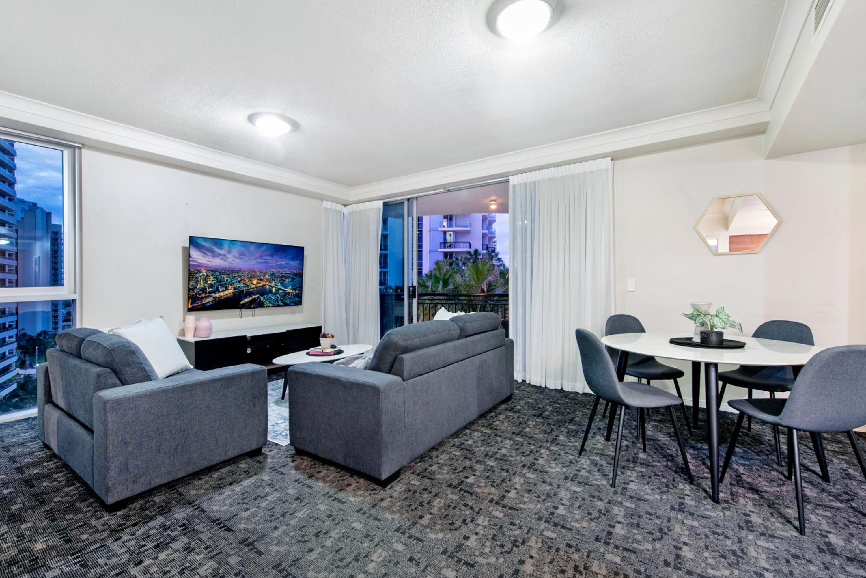Chevron Renaissance Apartments - Hosted by Wow Stay