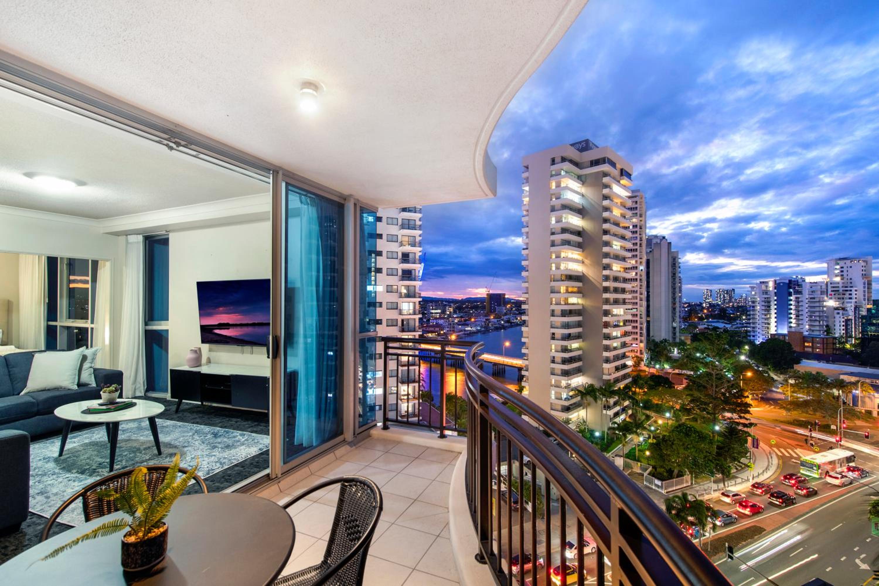 Chevron Renaissance Apartments - Hosted by Wow Stay
