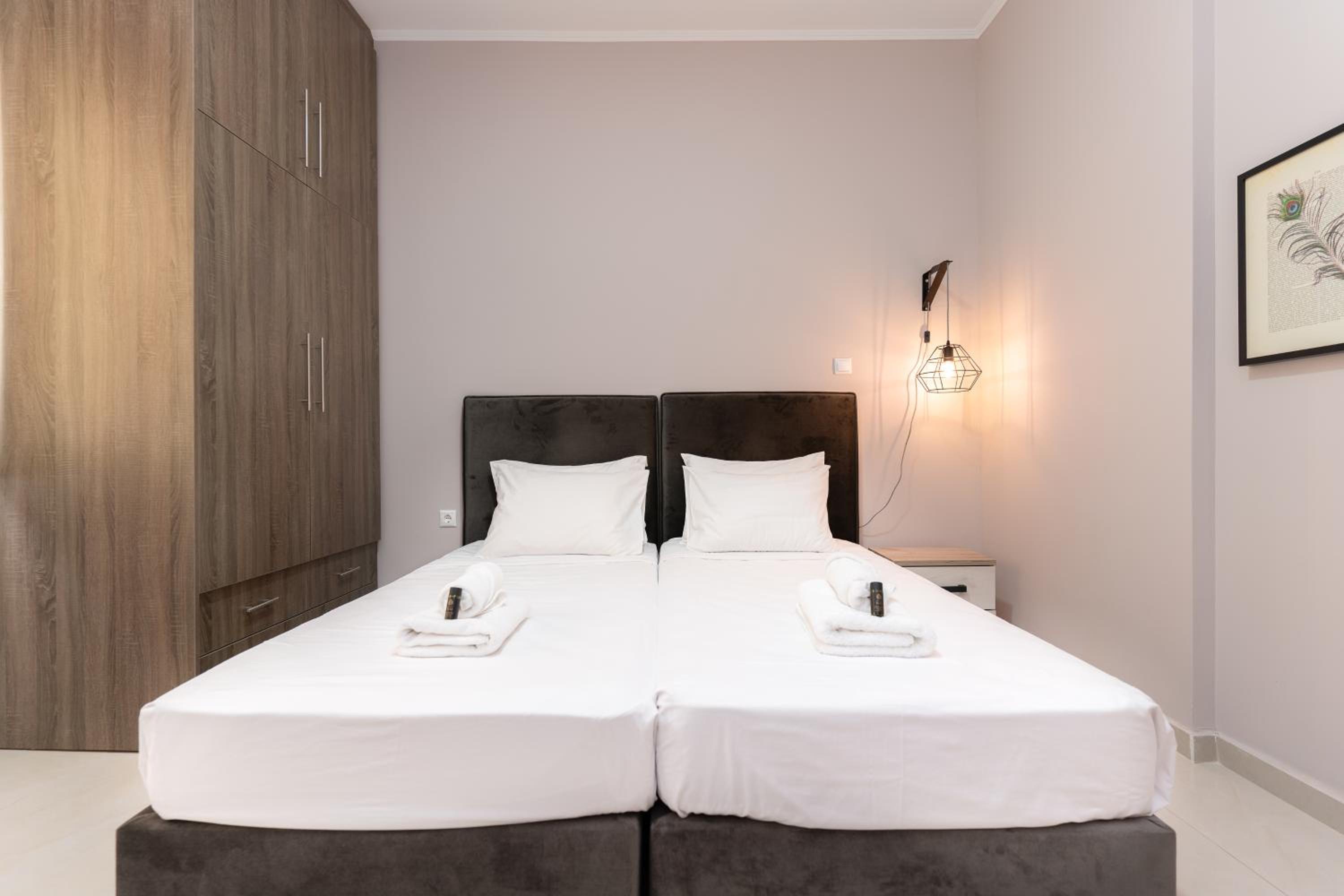 Cosy 2BR Apartment next to Bars & Restaurants