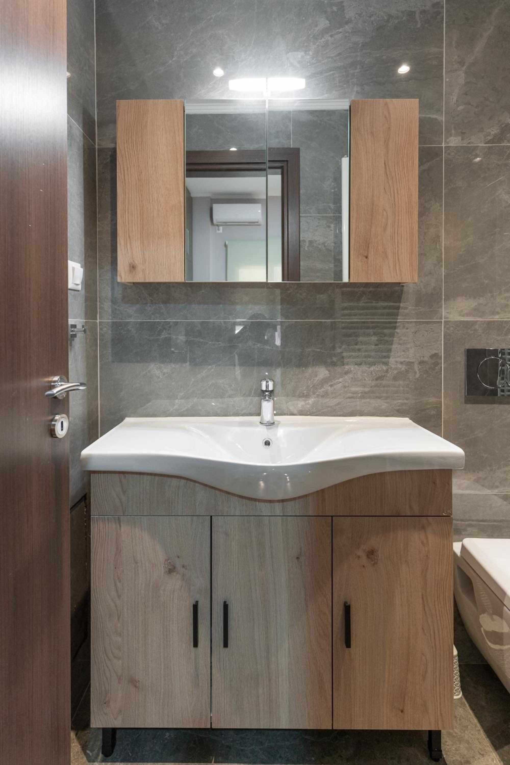Cosy 2BR Apartment next to Bars & Restaurants