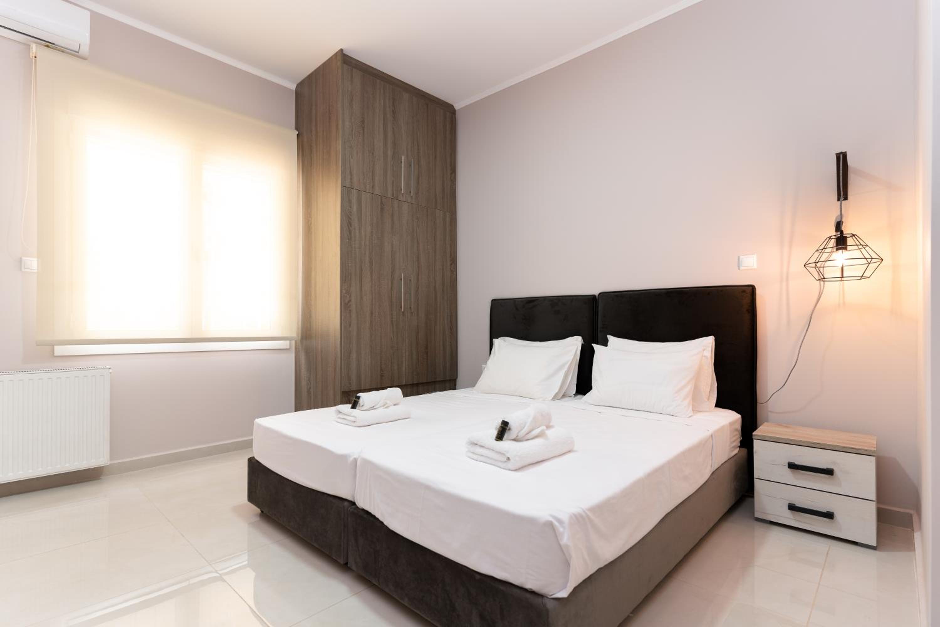 Cosy 2BR Apartment next to Bars & Restaurants