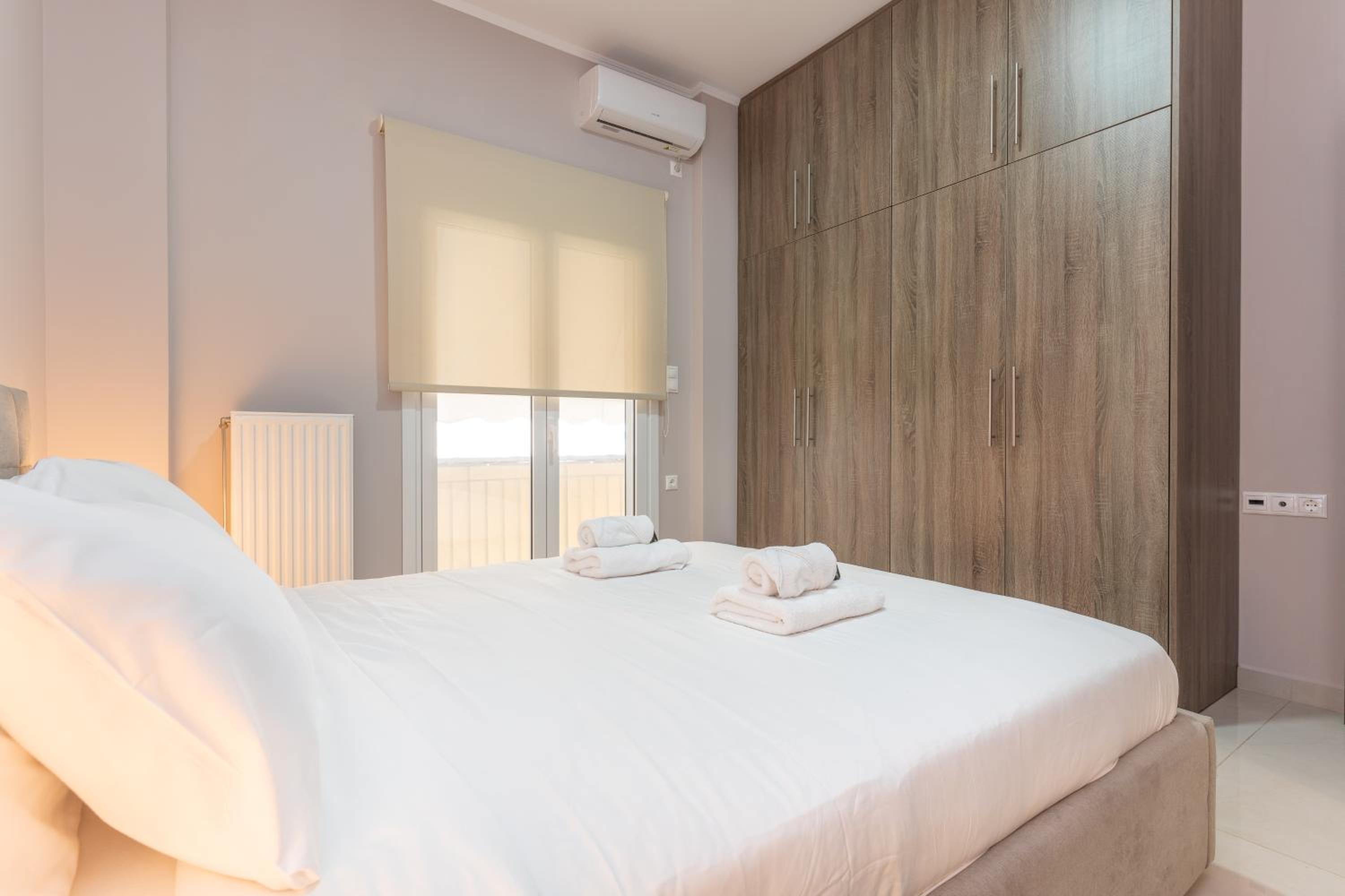 Cosy 2BR Apartment next to Bars & Restaurants