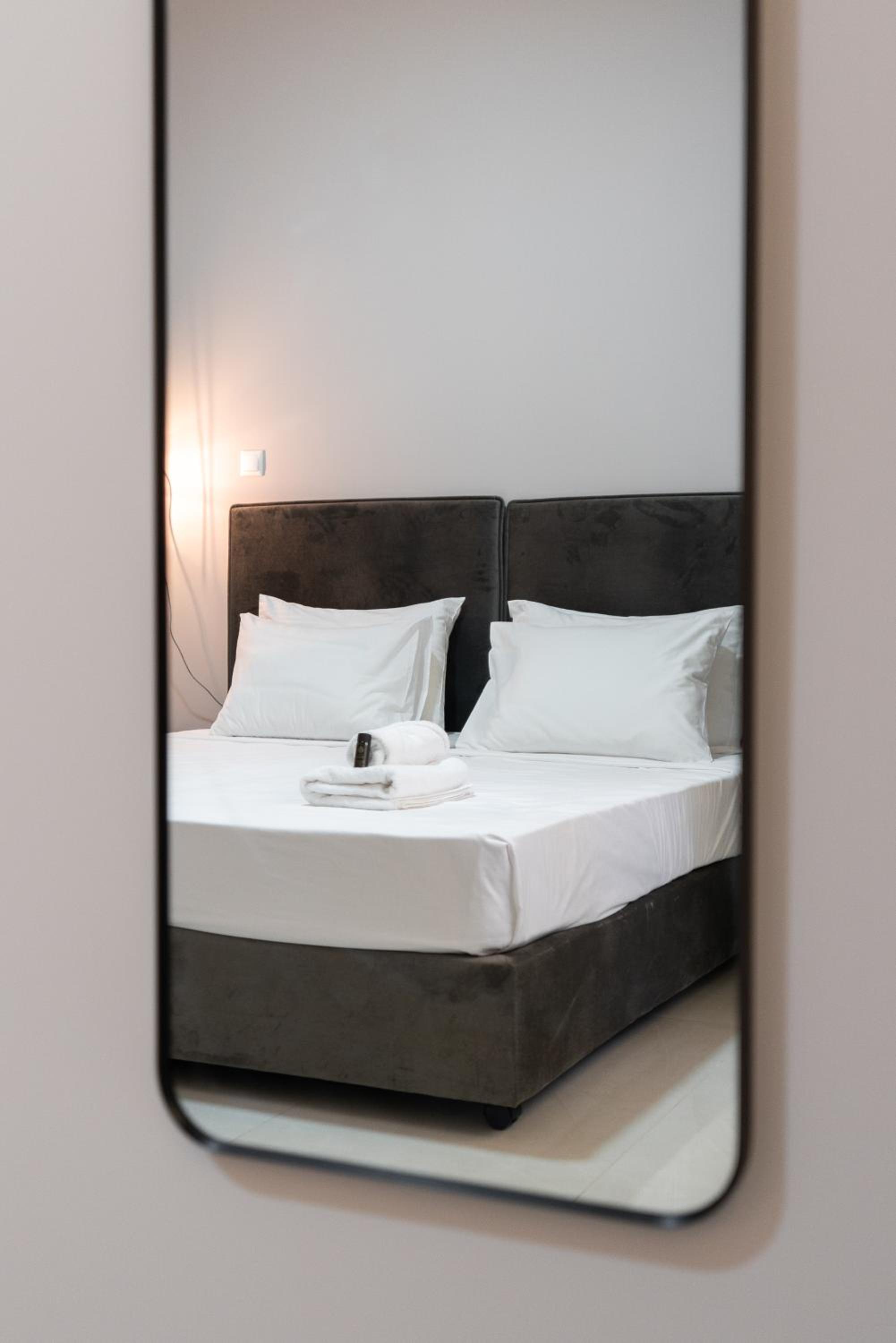 Cosy 2BR Apartment next to Bars & Restaurants