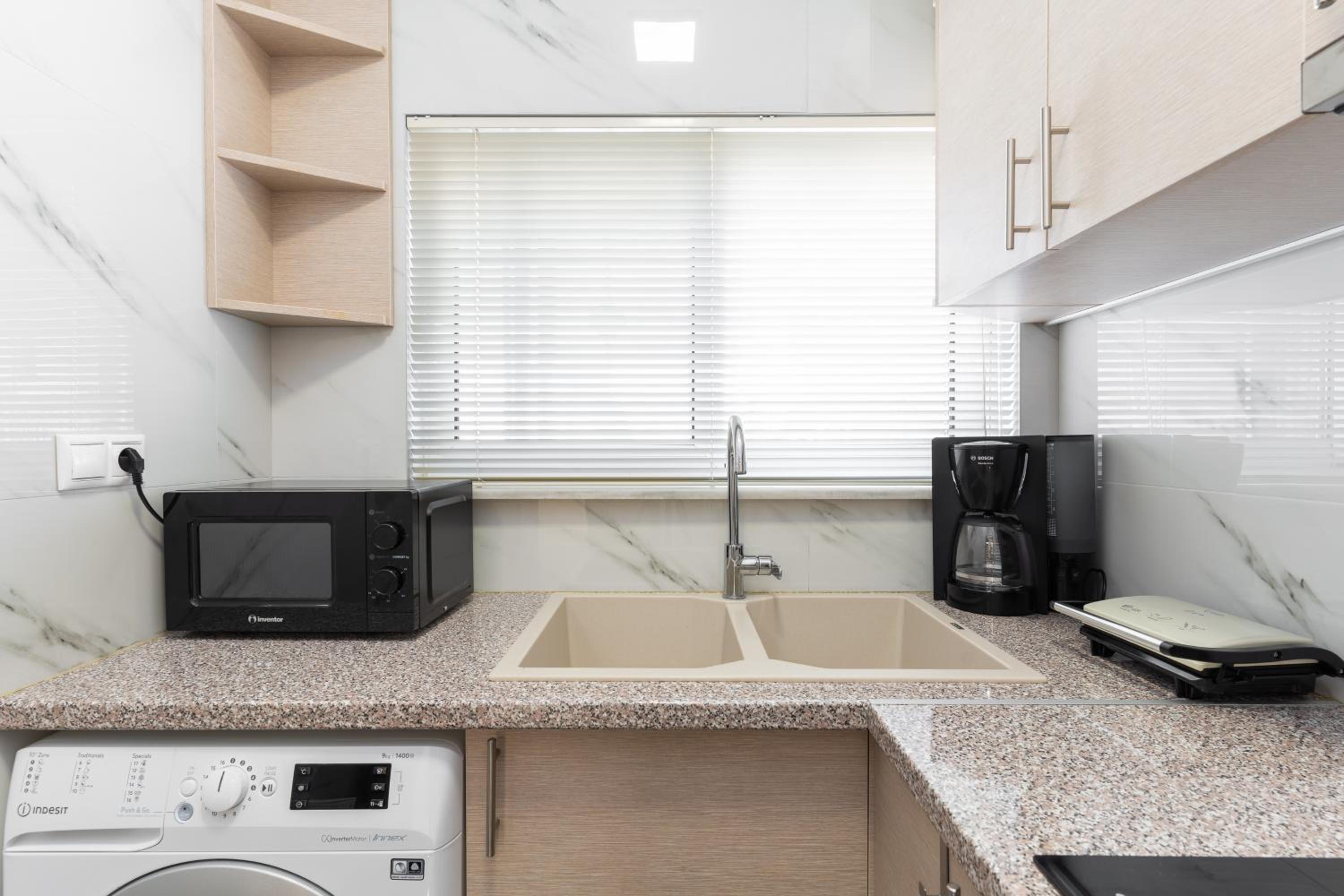 Cosy 2BR Apartment next to Bars & Restaurants