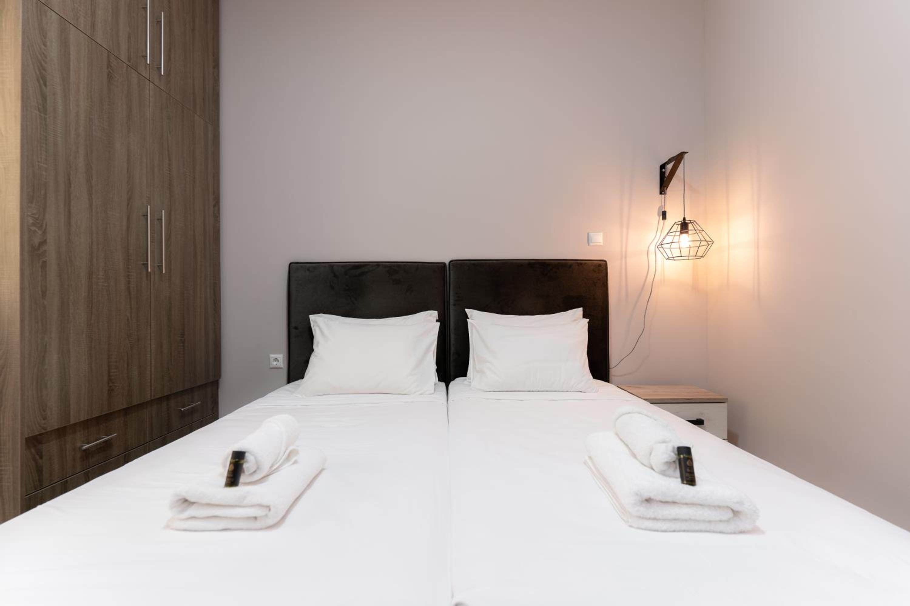 Cosy 2BR Apartment next to Bars & Restaurants