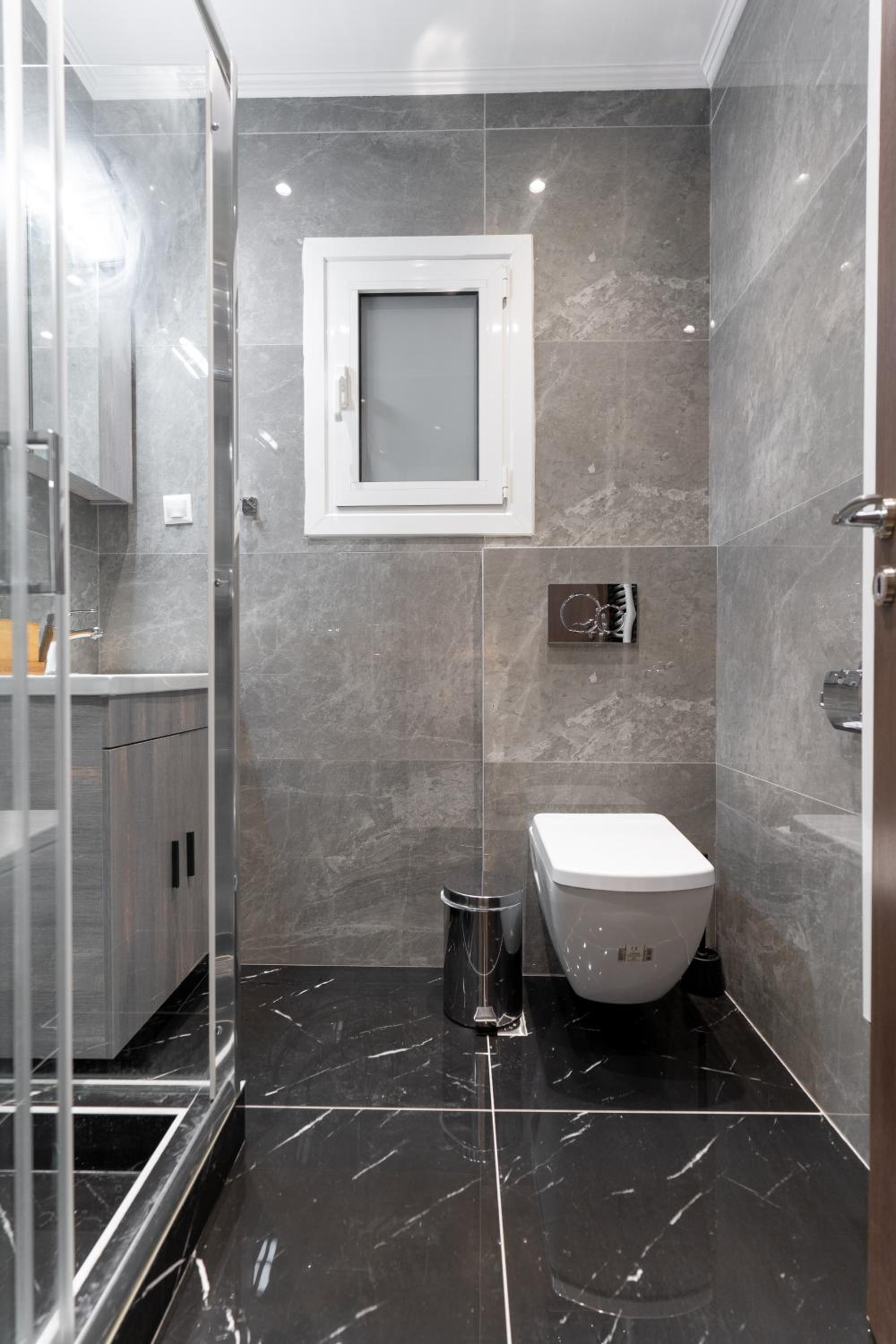 Cosy 2BR Apartment next to Bars & Restaurants