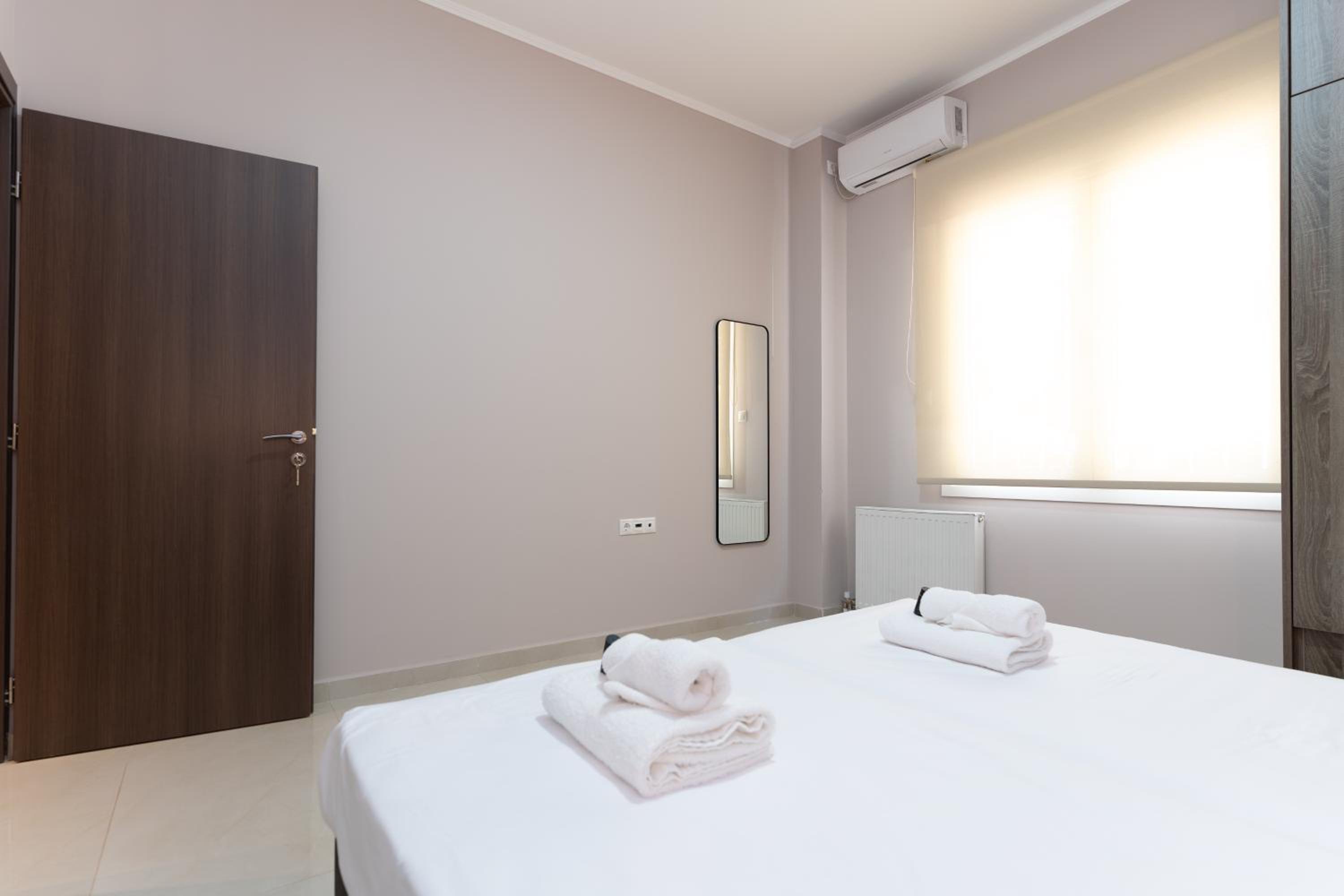 Cosy 2BR Apartment next to Bars & Restaurants