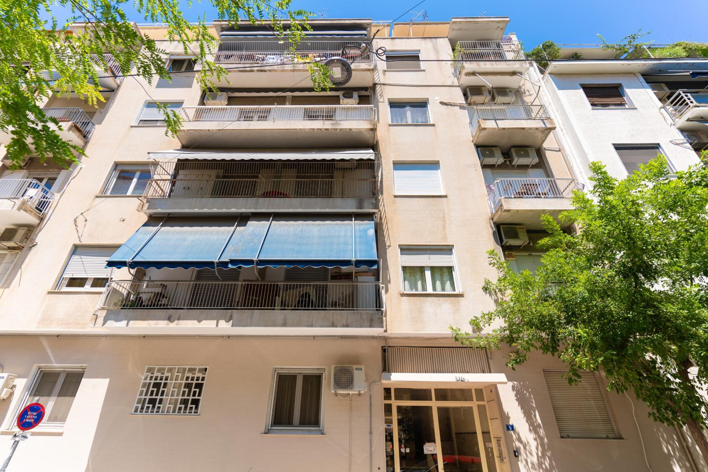 Cosy 2BR Apartment next to Bars & Restaurants