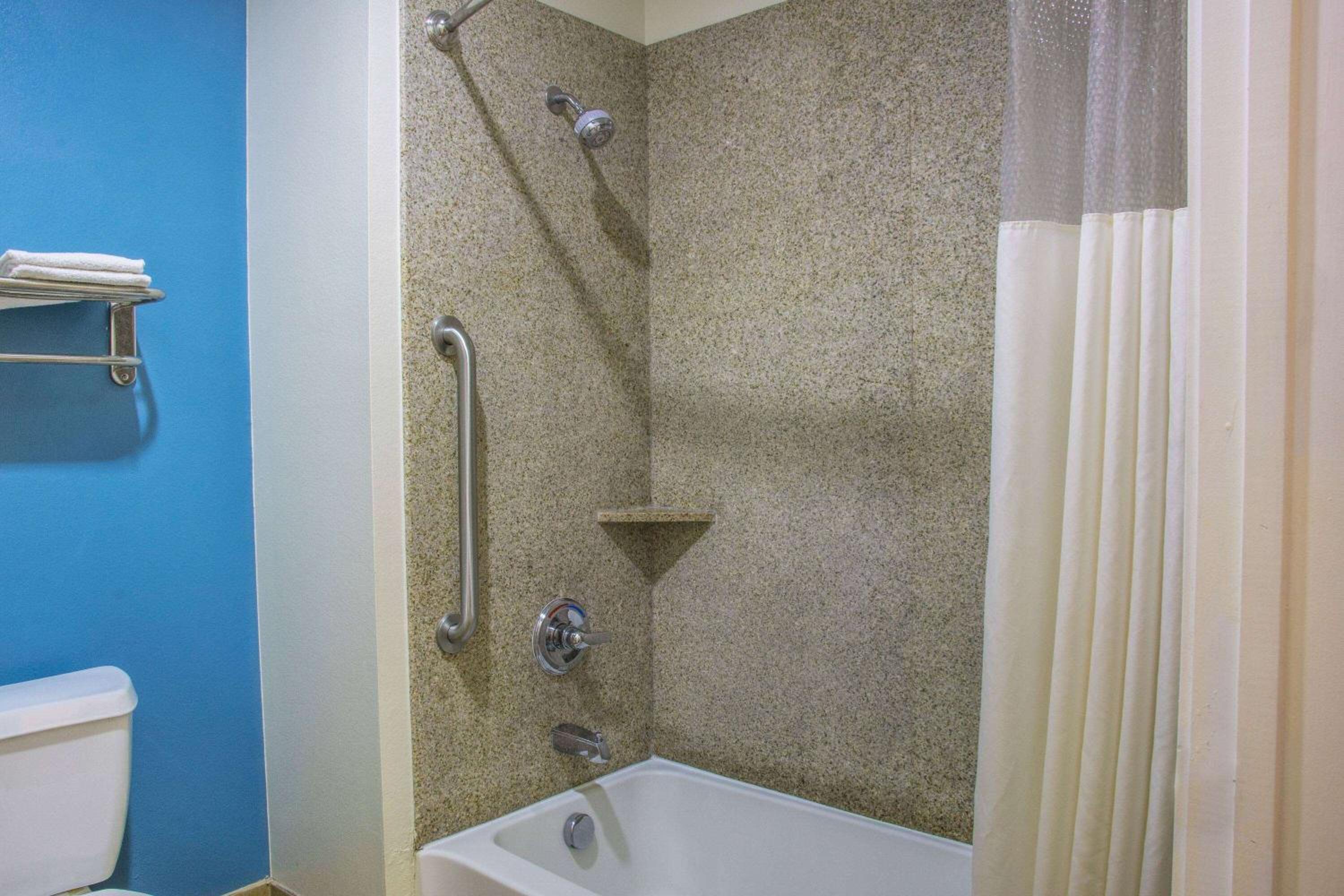 Days Inn by Wyndham Humble/Houston Intercontinental Airport - Property Image 46
