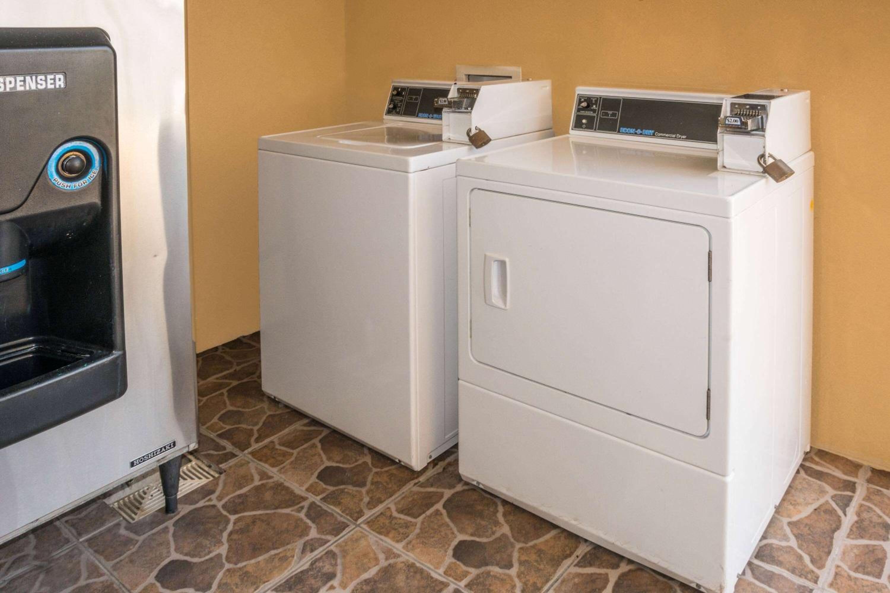 Days Inn by Wyndham Humble/Houston Intercontinental Airport - Property Image 27