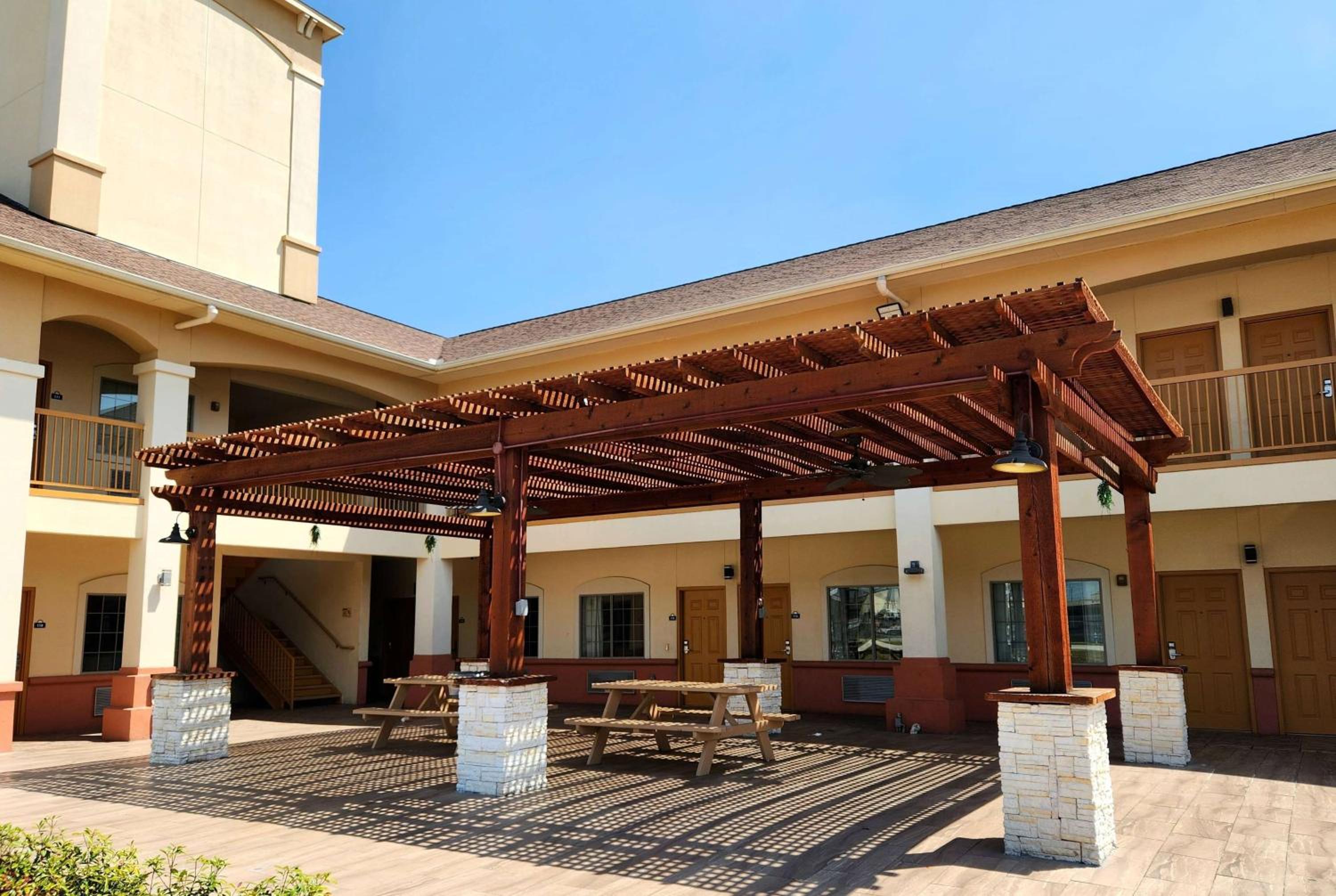 Days Inn by Wyndham Humble/Houston Intercontinental Airport - Property Image 8