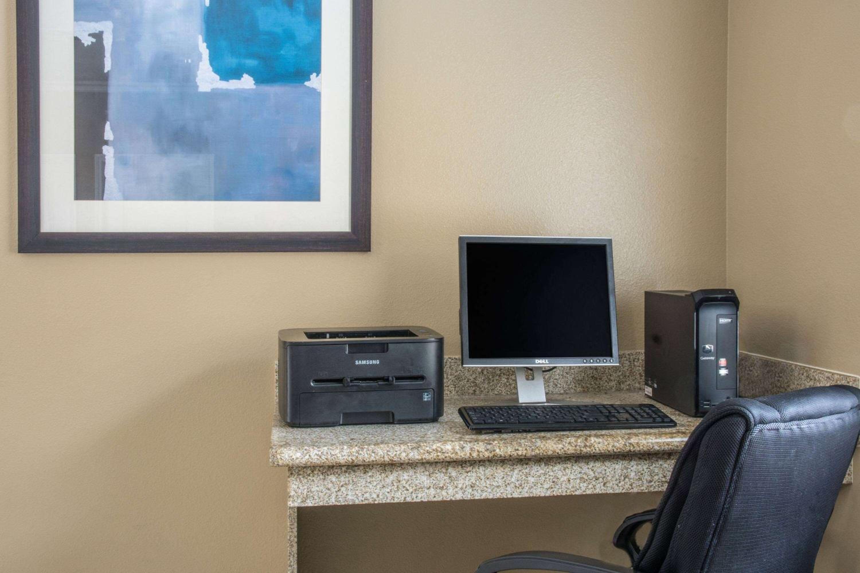 Days Inn by Wyndham Humble/Houston Intercontinental Airport - Property Image 3