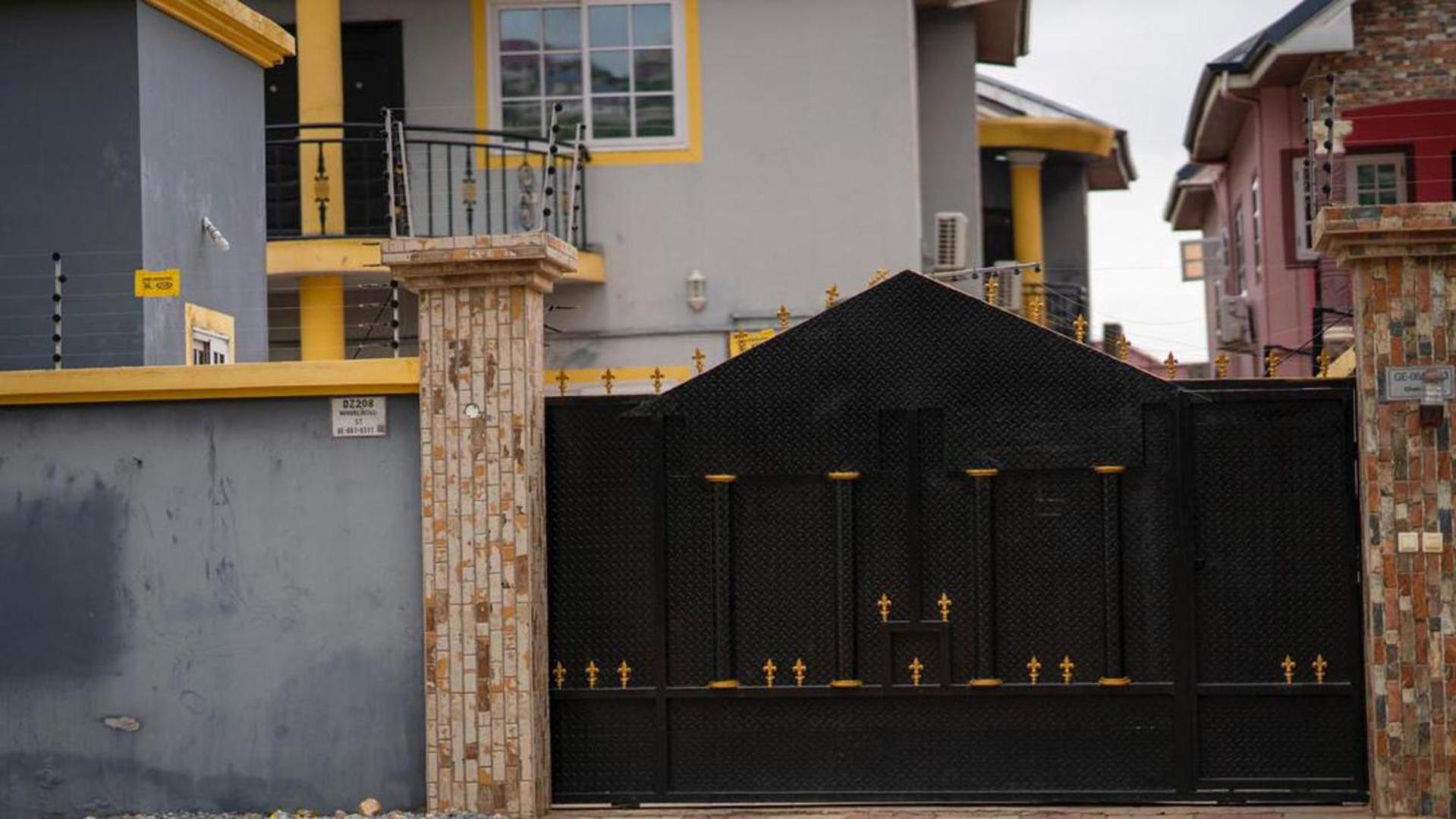 Impeccable 2-Bed Apartment in Accra view 4