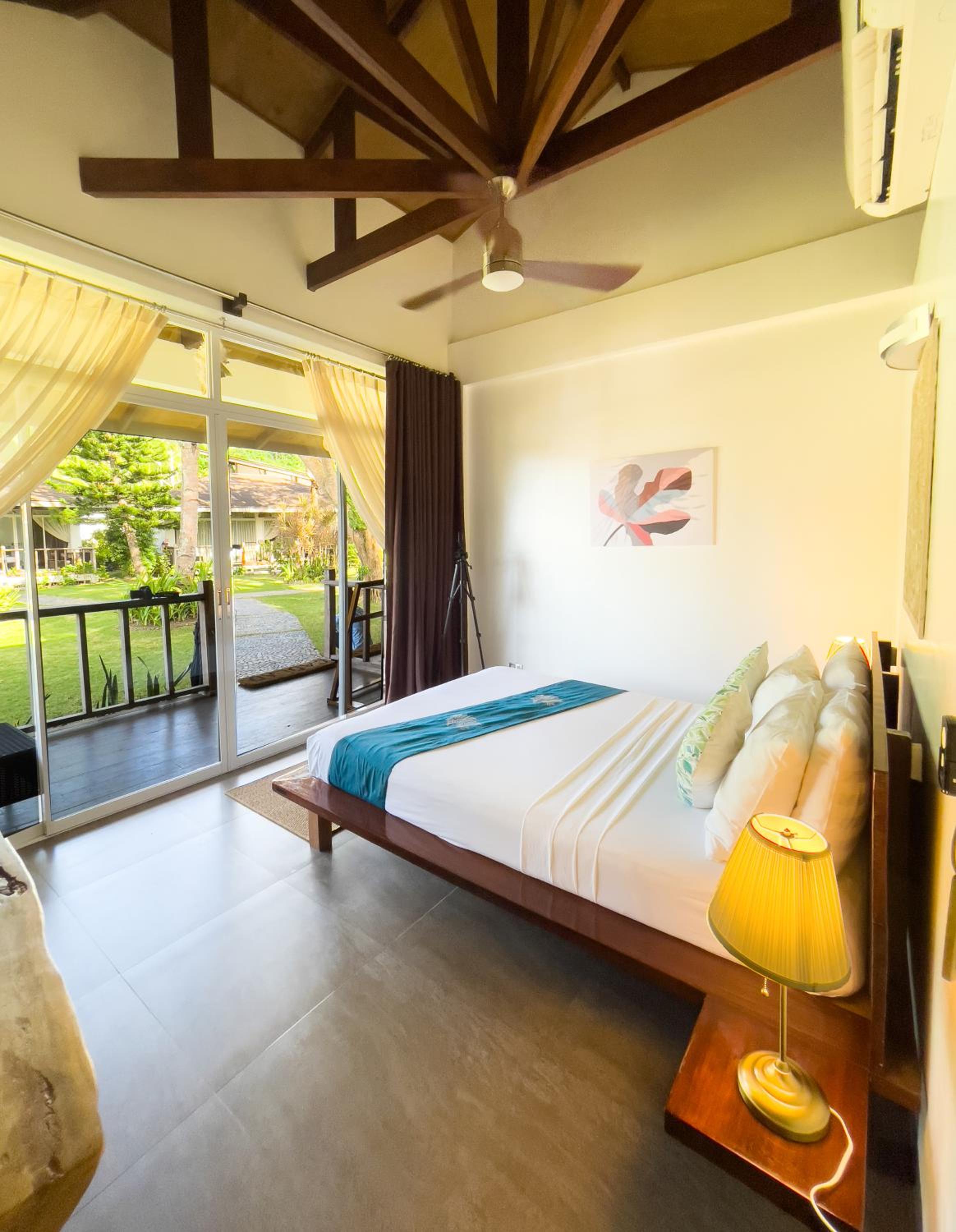 Cadlao Resort and Restaurant