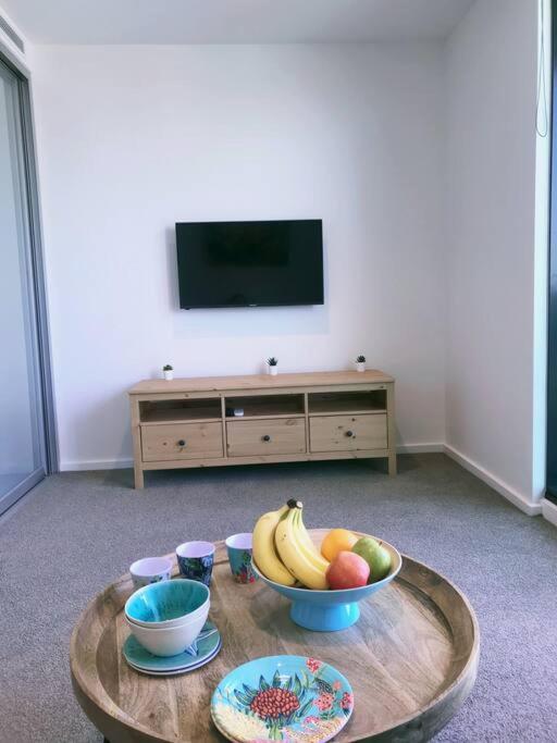Stylish CBD Near Southern Cross with Balcony/POOL/GYM